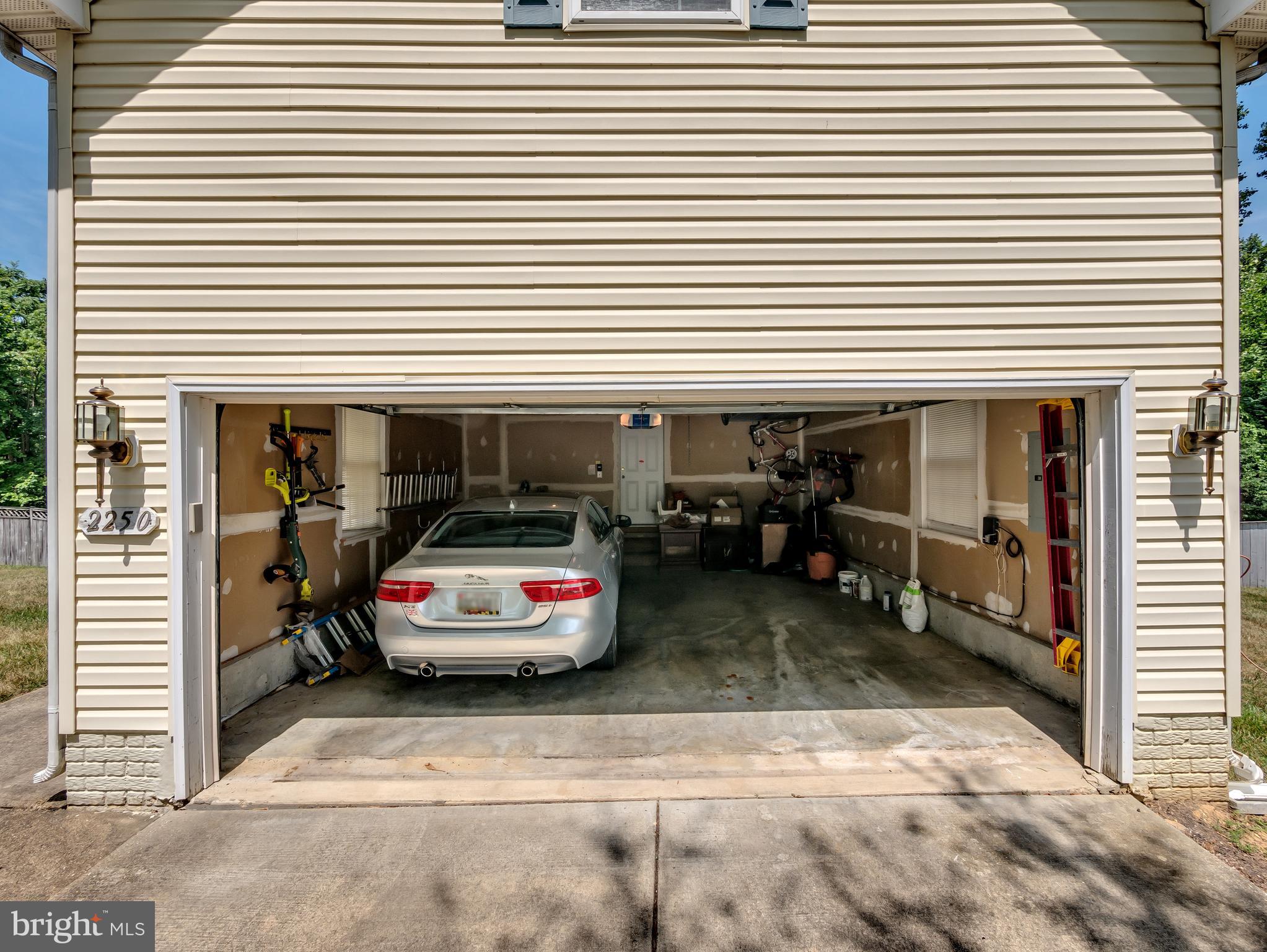 STRAWBERRY HILLS ESTATES - Residential