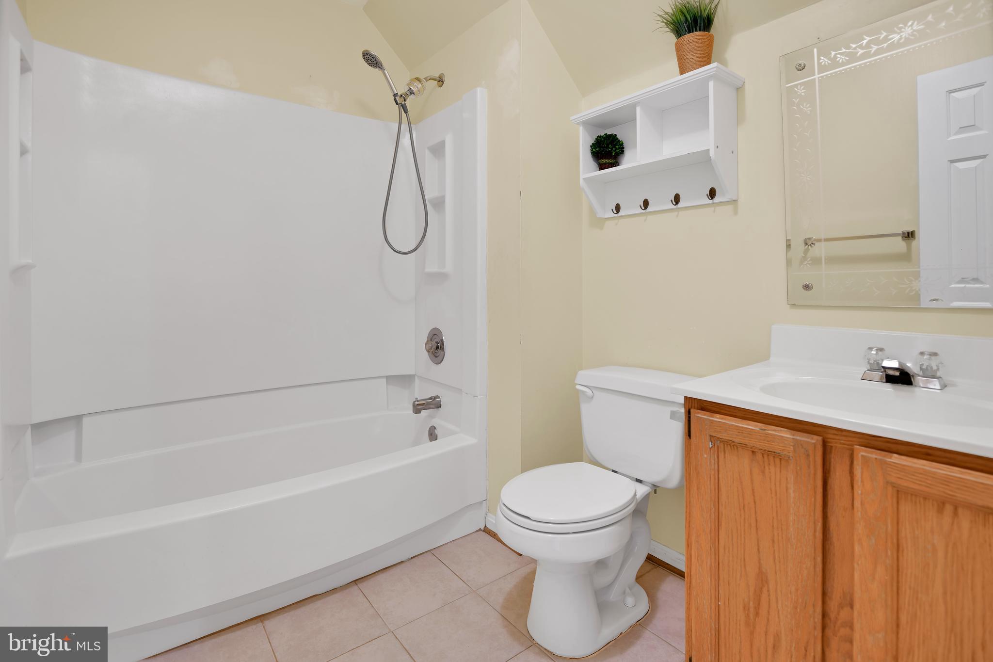 LAKE LINGANORE - Residential