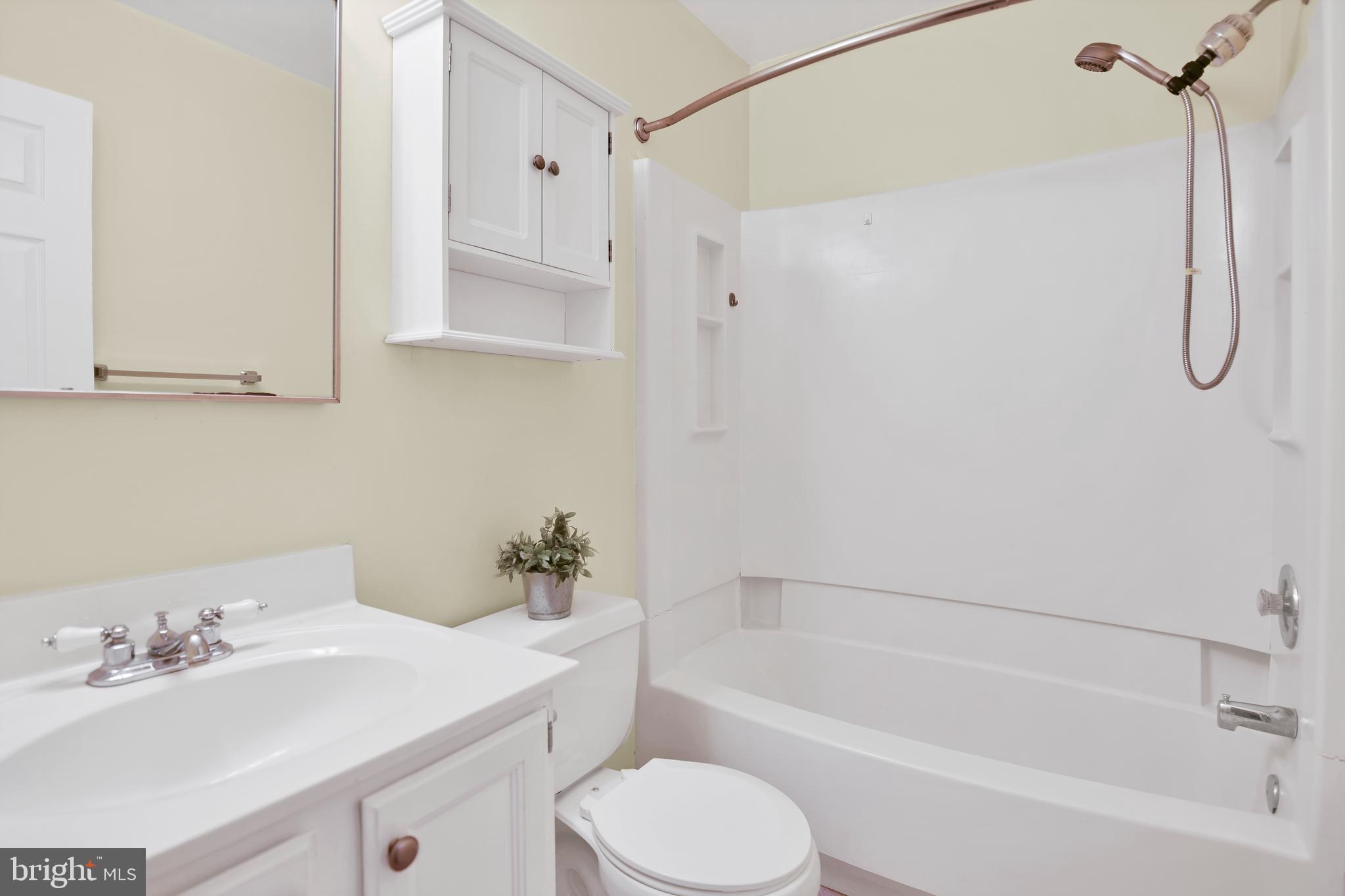 LAKE LINGANORE - Residential