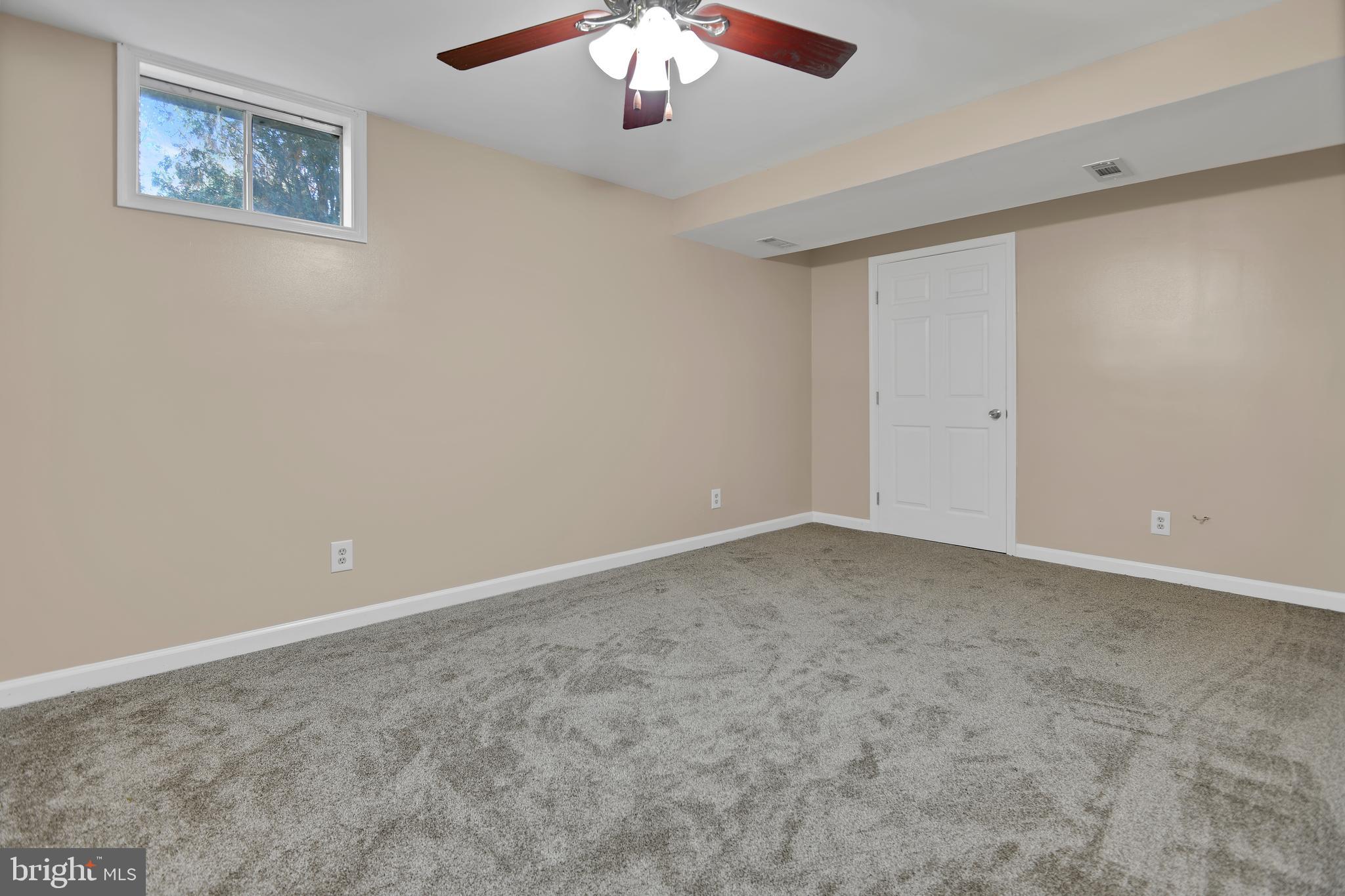 LAKE LINGANORE - Residential