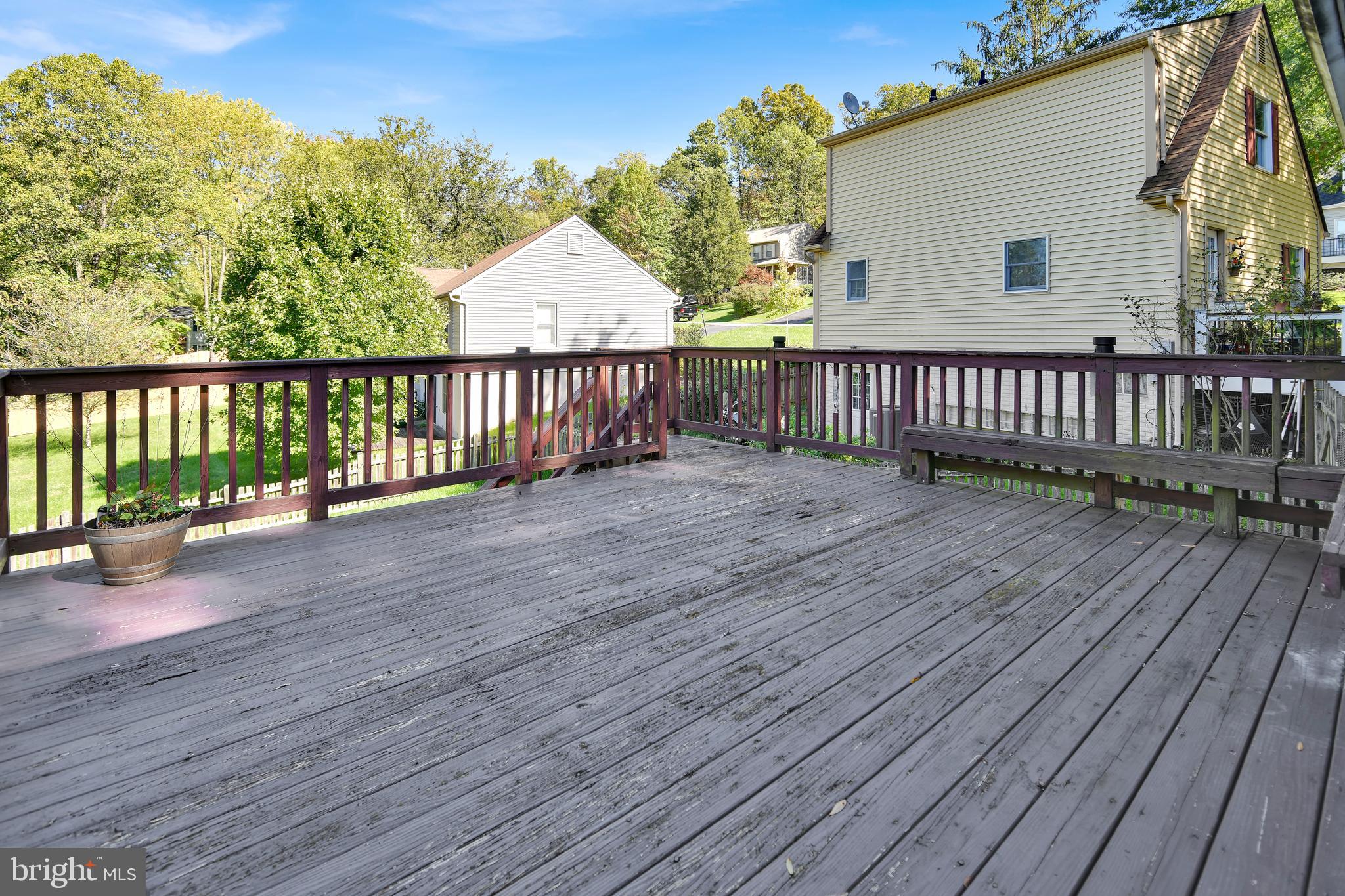 LAKE LINGANORE - Residential