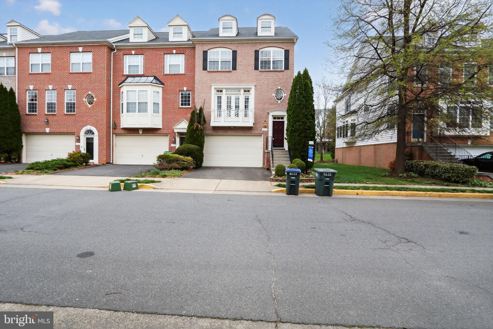 4633 CARISBROOKE LANE