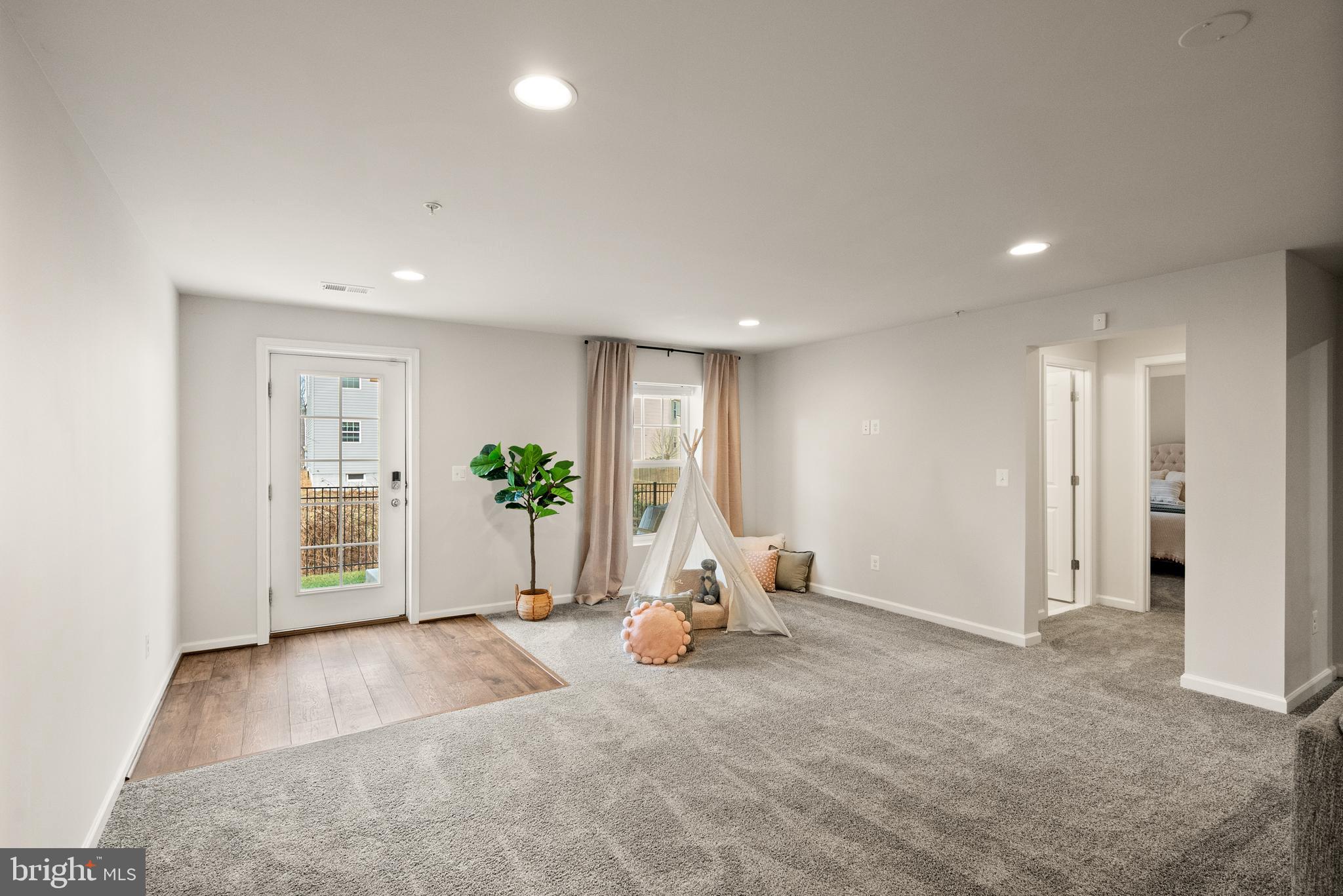 POTOMAC SHORES - Residential