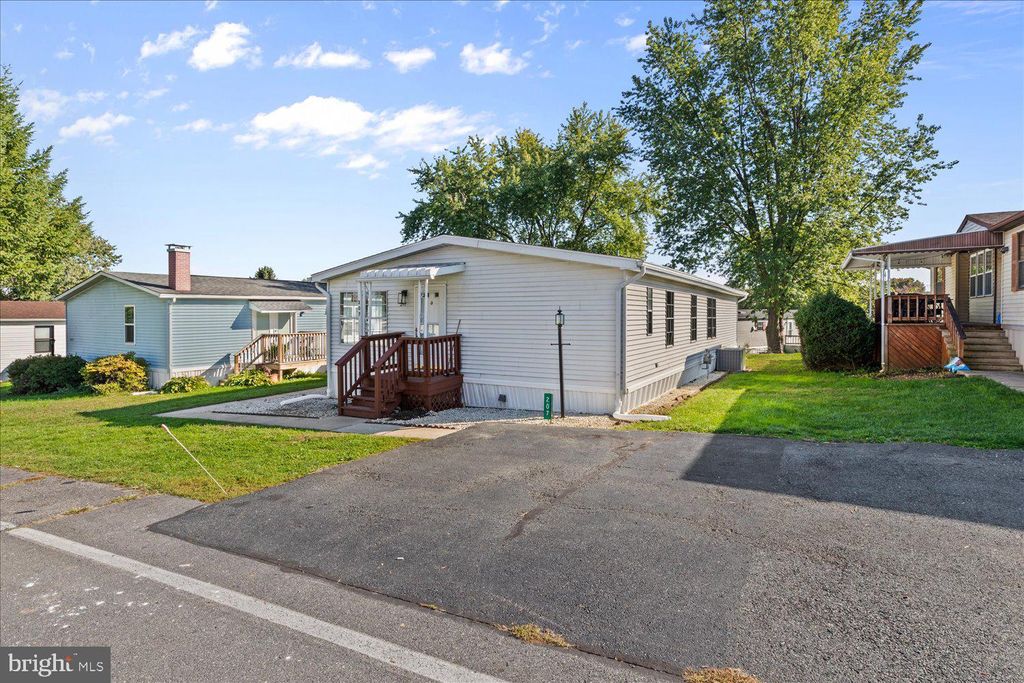 Photo of 207 Greyfield Drive, Lancaster, PA 17603 (MLS # PALA2042106)