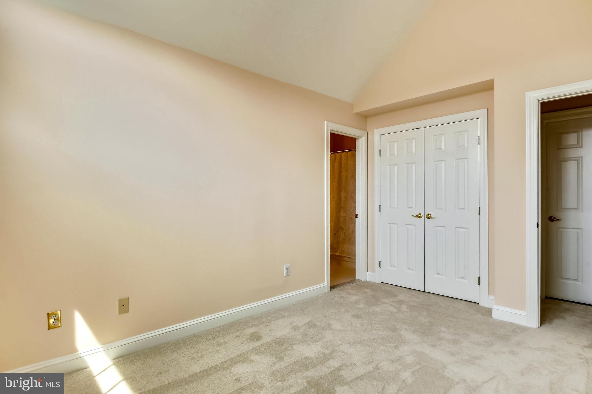 RIVERGATE - Residential