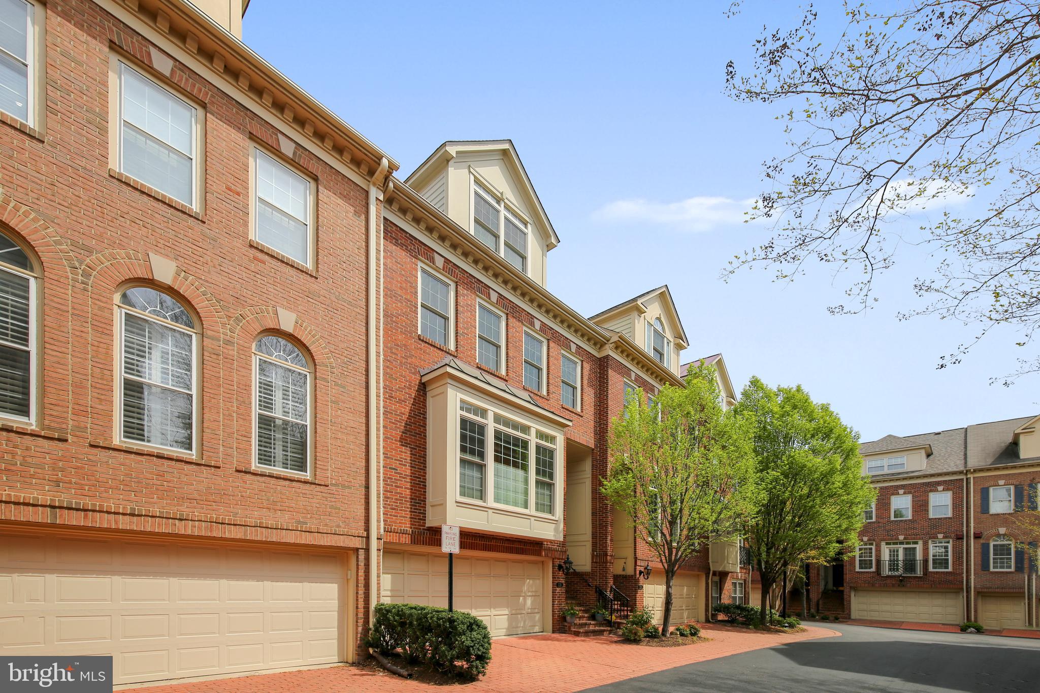 RIVERGATE - Residential