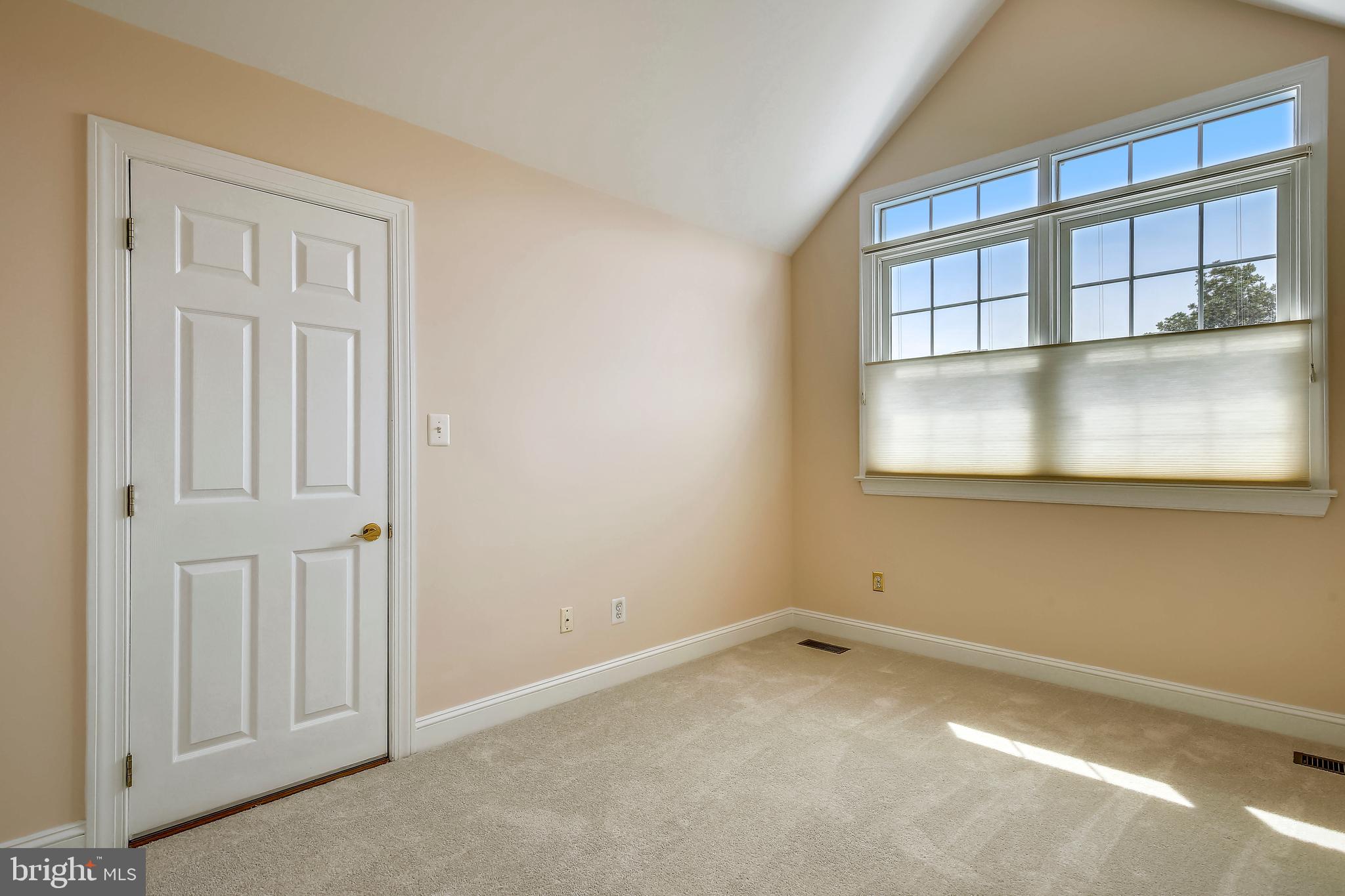 RIVERGATE - Residential