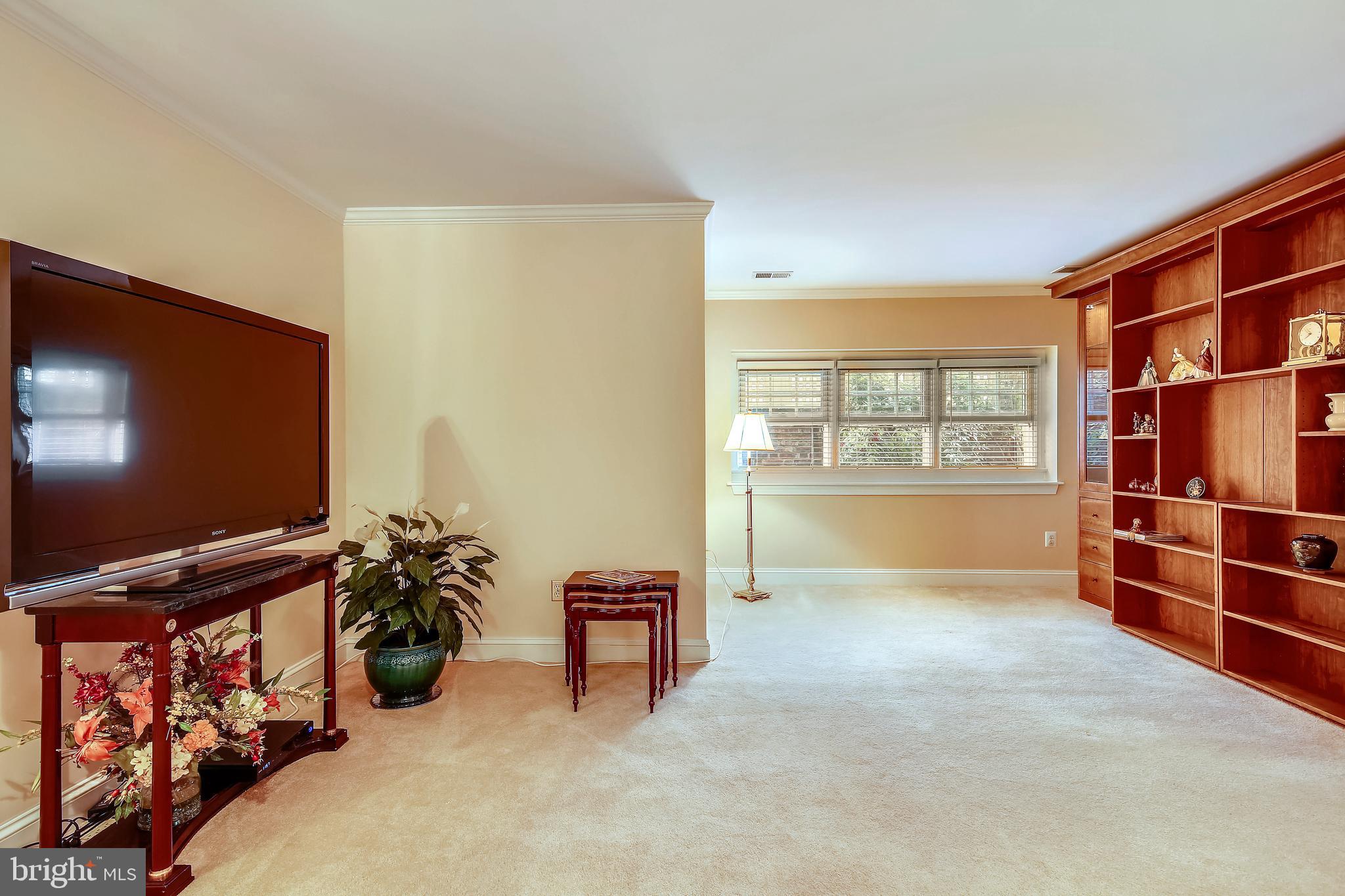 RIVERGATE - Residential