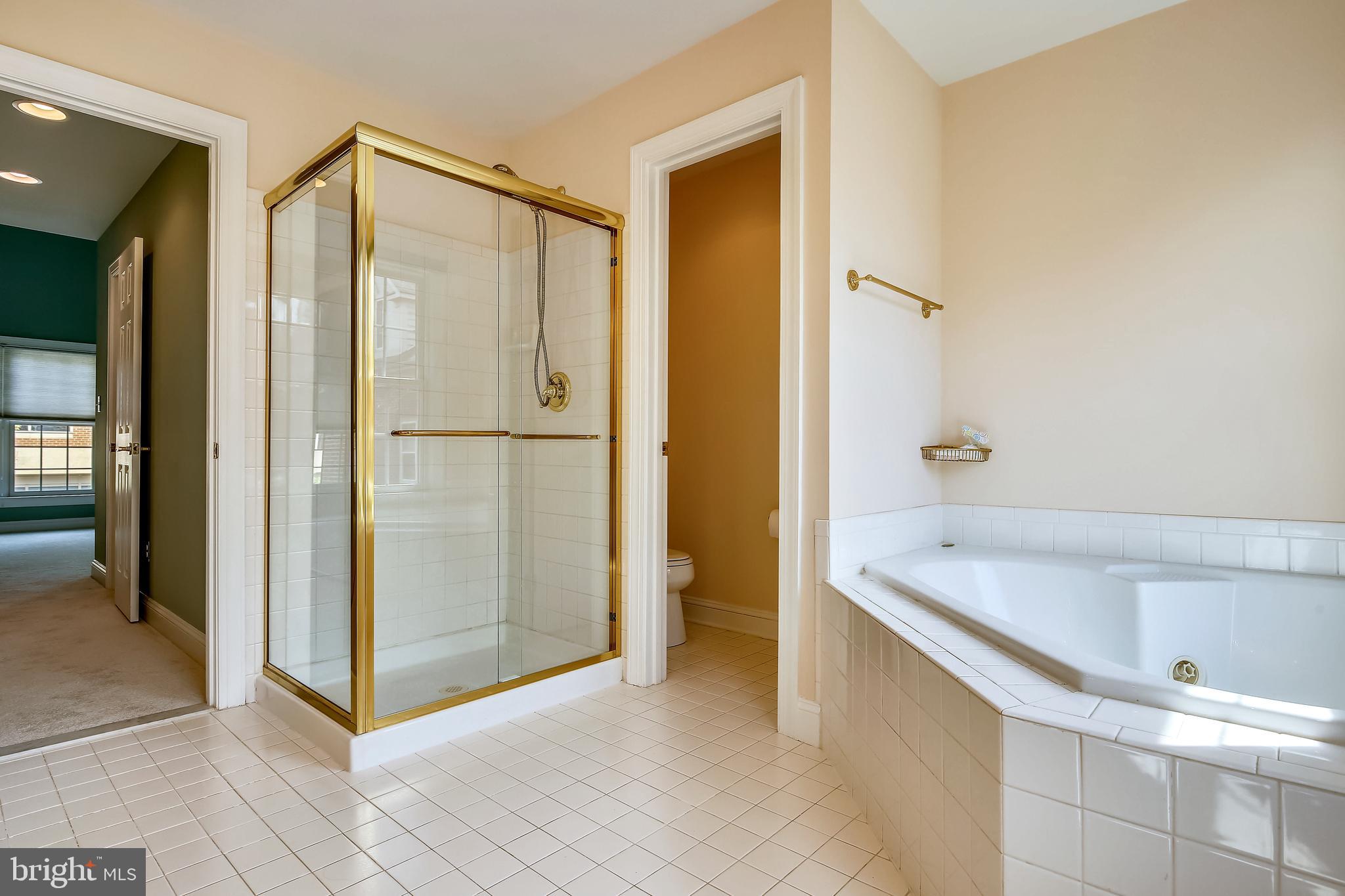 RIVERGATE - Residential