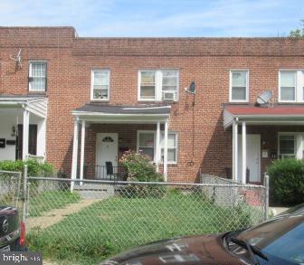 No Access to Interior. DO NOT TRESPASS. IT IS OCCUPIED. DRIVE BY ONLY. Do NOT contact occupant. Property is sold in "AS IS" Condition. Online Bids only. Great Area. Check Comps.