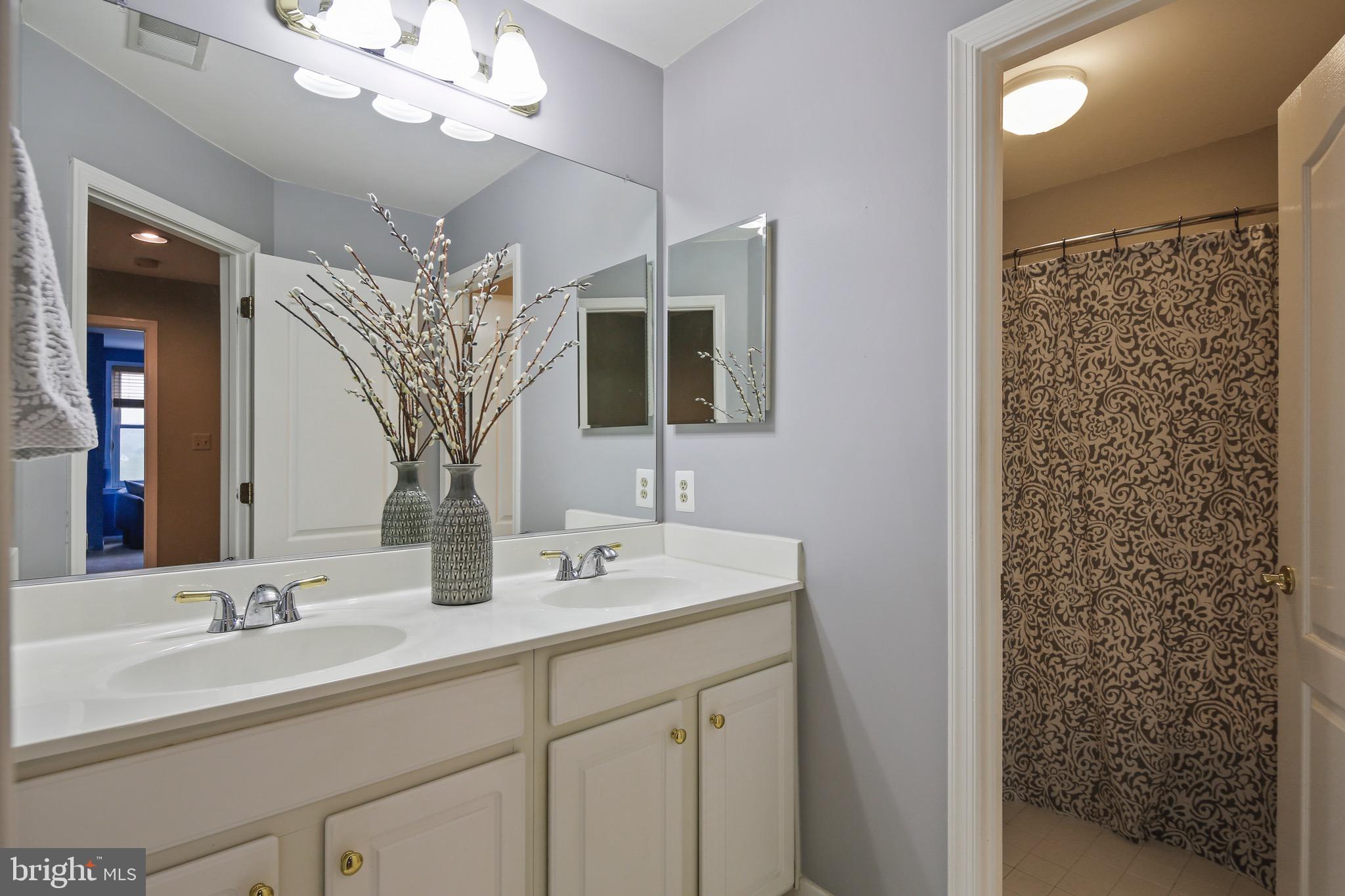 FAIRWAY VILLAS - Residential Lease