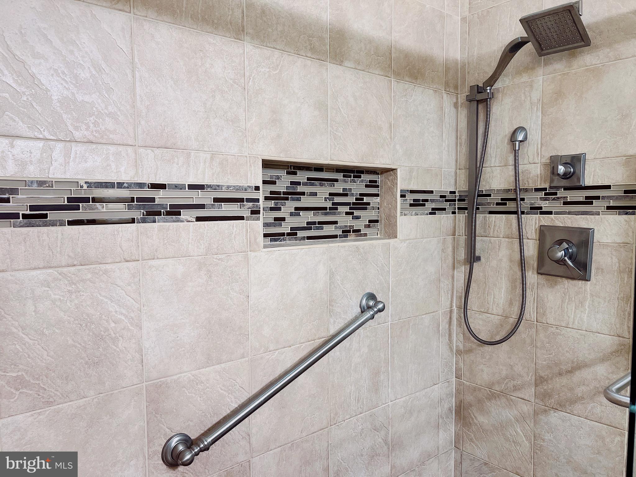 FAIRWAY VILLAS - Residential Lease