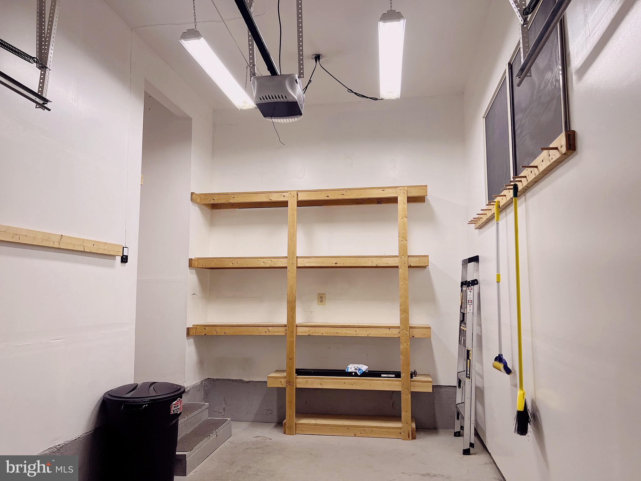 FAIRWAY VILLAS - Residential Lease