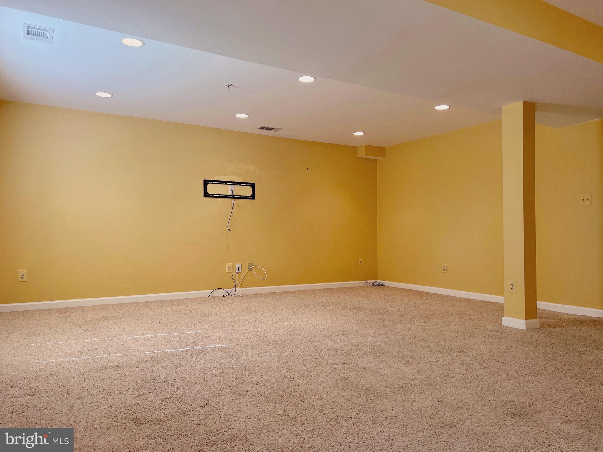 FAIRWAY VILLAS - Residential Lease