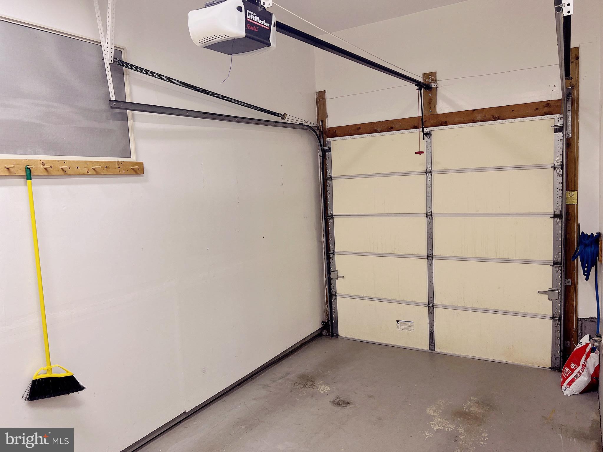 FAIRWAY VILLAS - Residential Lease