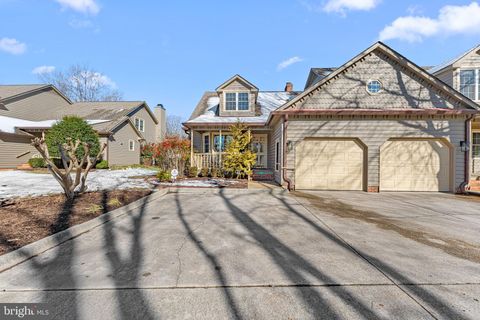 Townhouse For Sale - 15 Heatherfield Court<br/> Lancaster County, KILMARNOCK, VA 22482