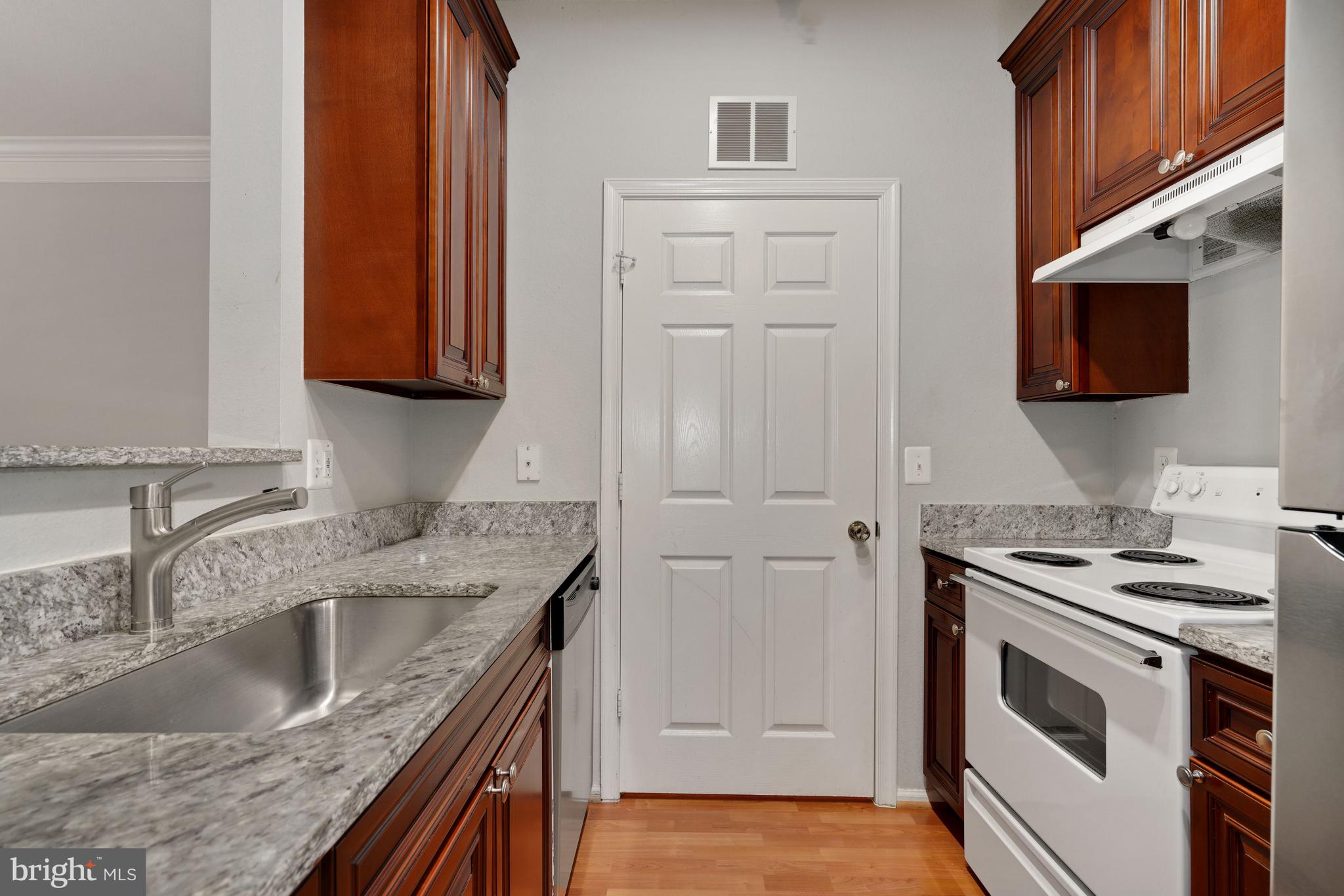 GATES OF MCLEAN - Residential Lease