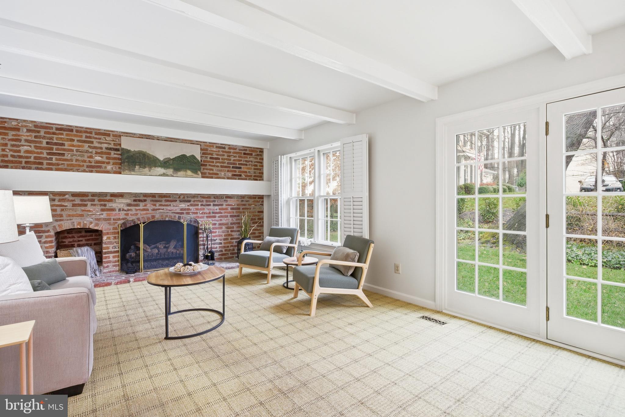 SIGNAL HILL - Residential