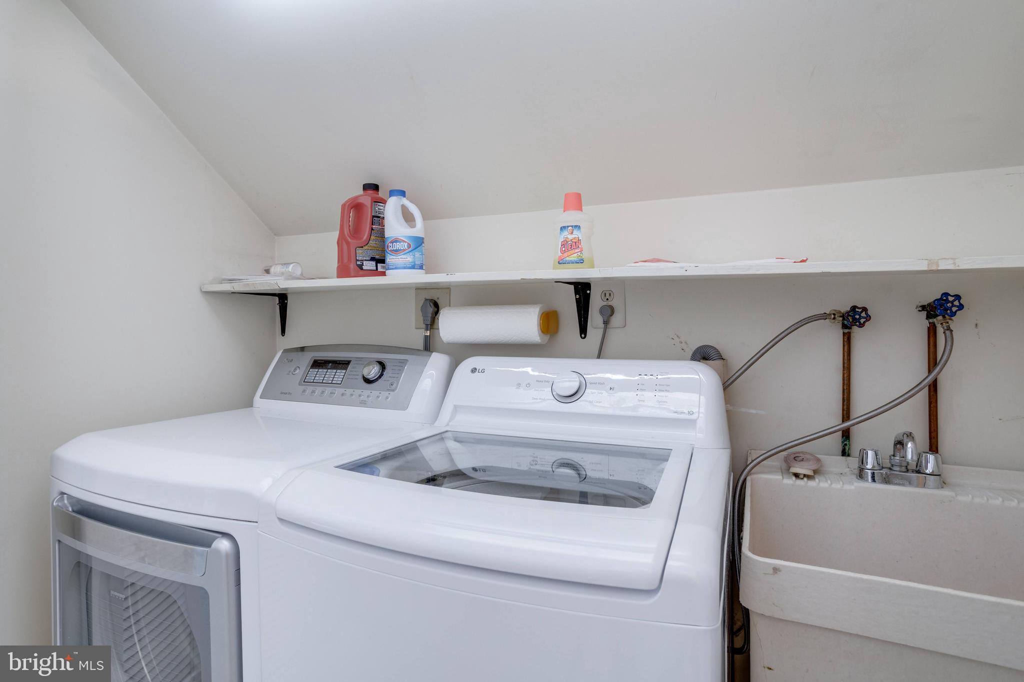 SIGNAL HILL - Residential