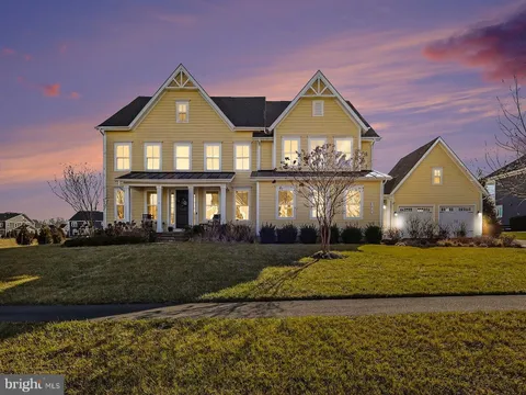 40731 Willow Walk Court, Aldie, VA MLS: VALO2114104