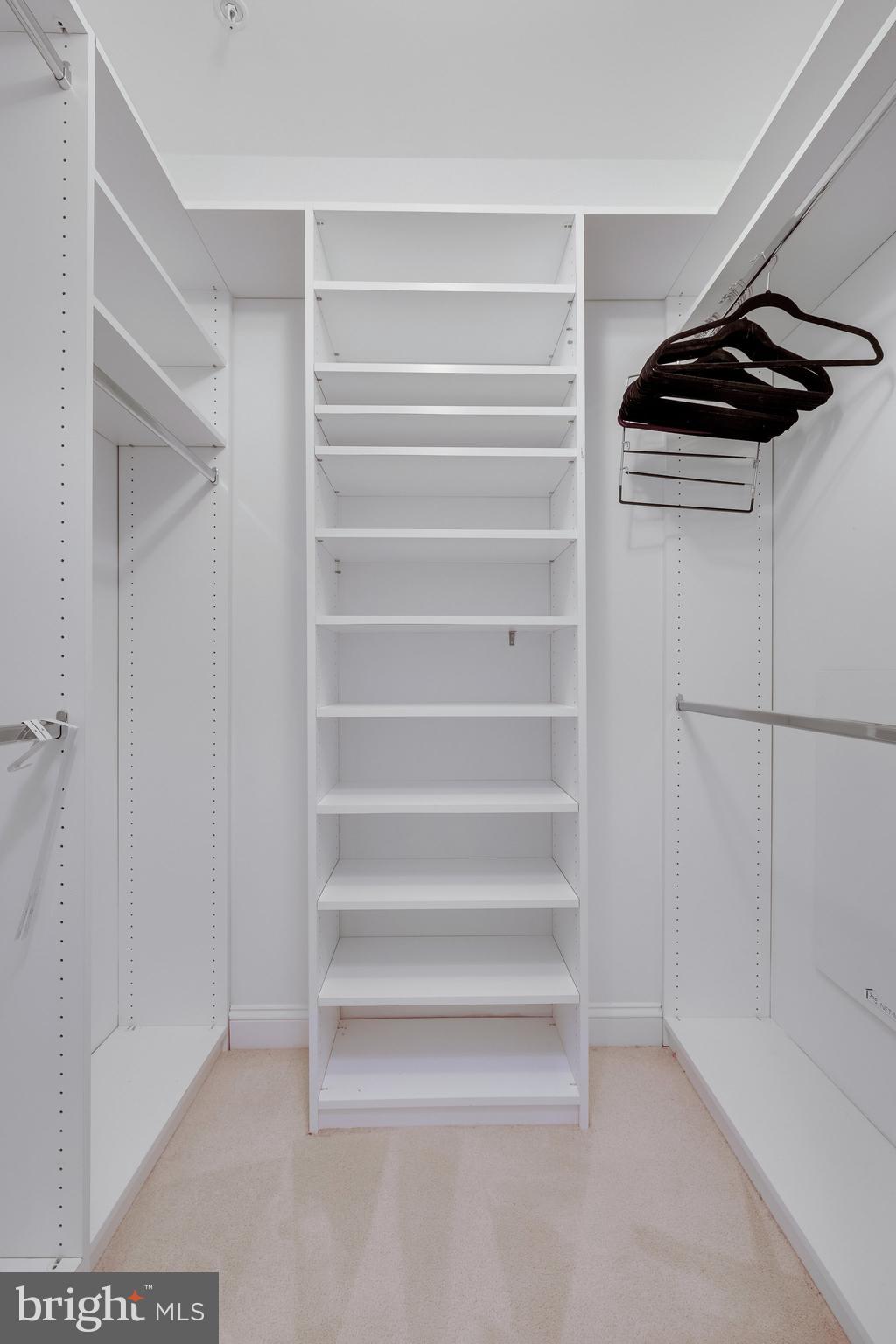 SAINTSBURY PLAZA - Residential