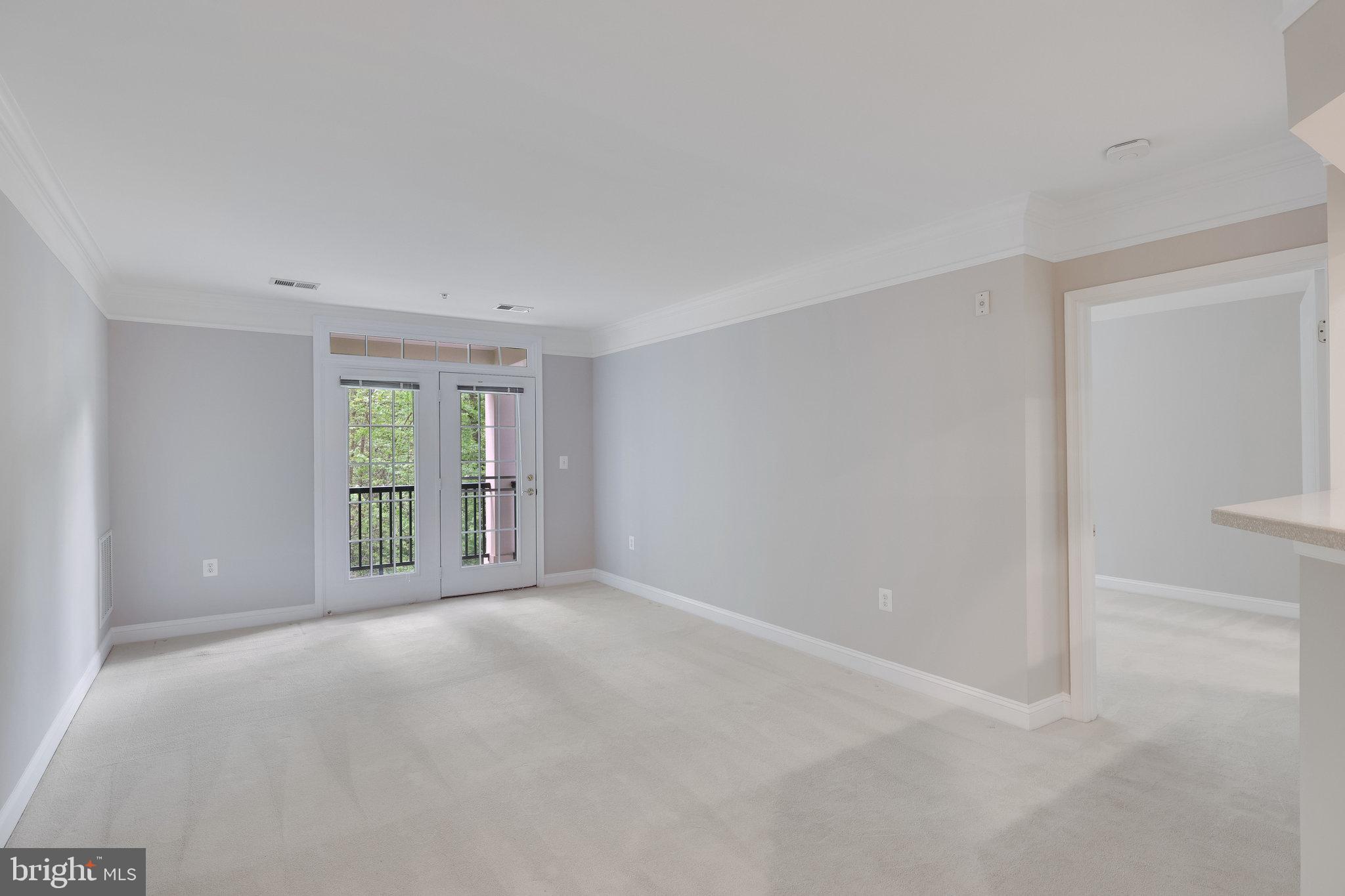 SAINTSBURY PLAZA - Residential