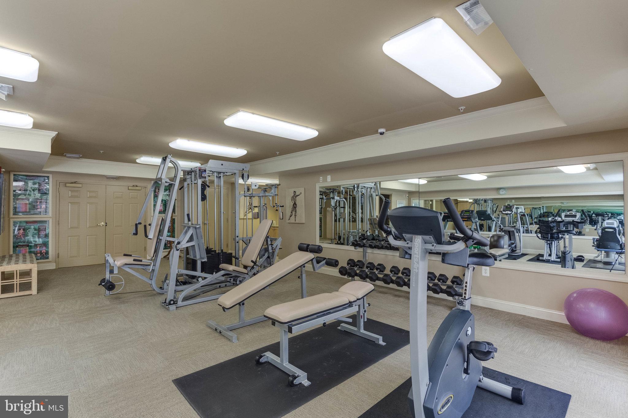 SAINTSBURY PLAZA - Residential