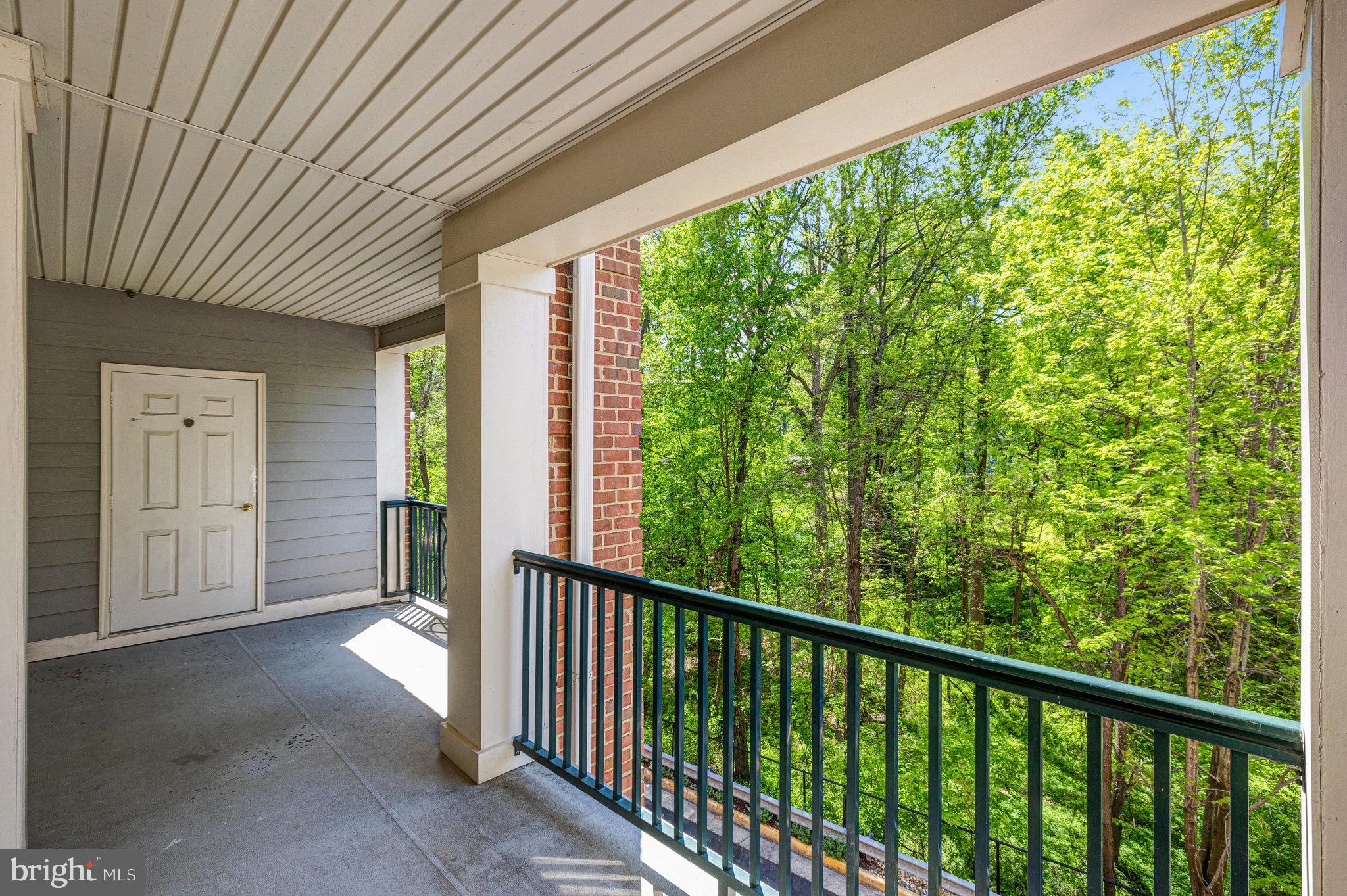 SAINTSBURY PLAZA - Residential