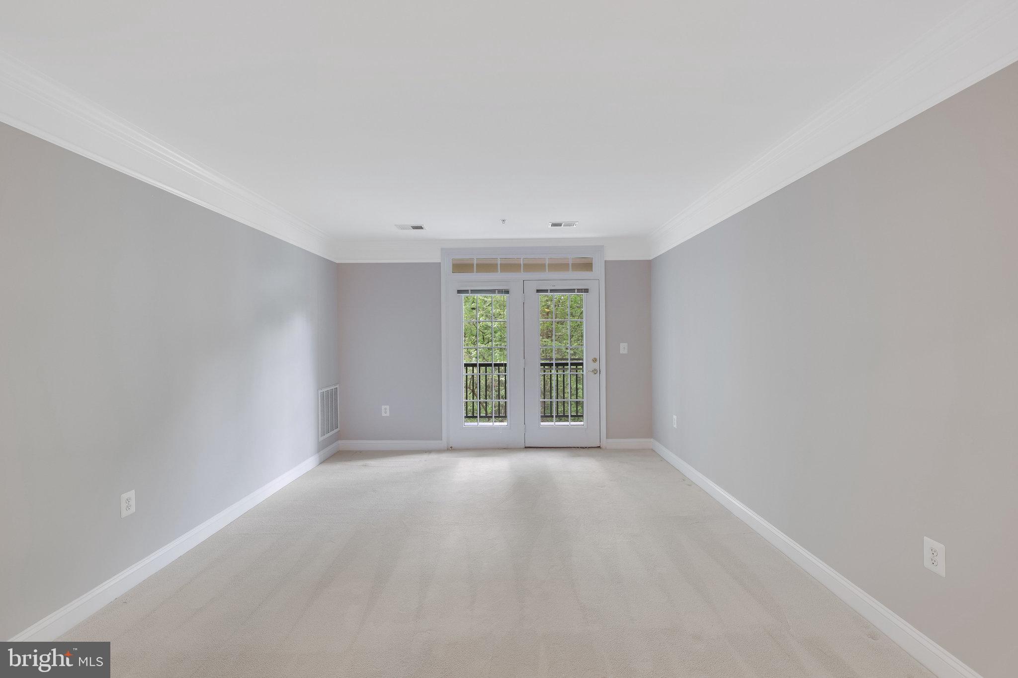 SAINTSBURY PLAZA - Residential