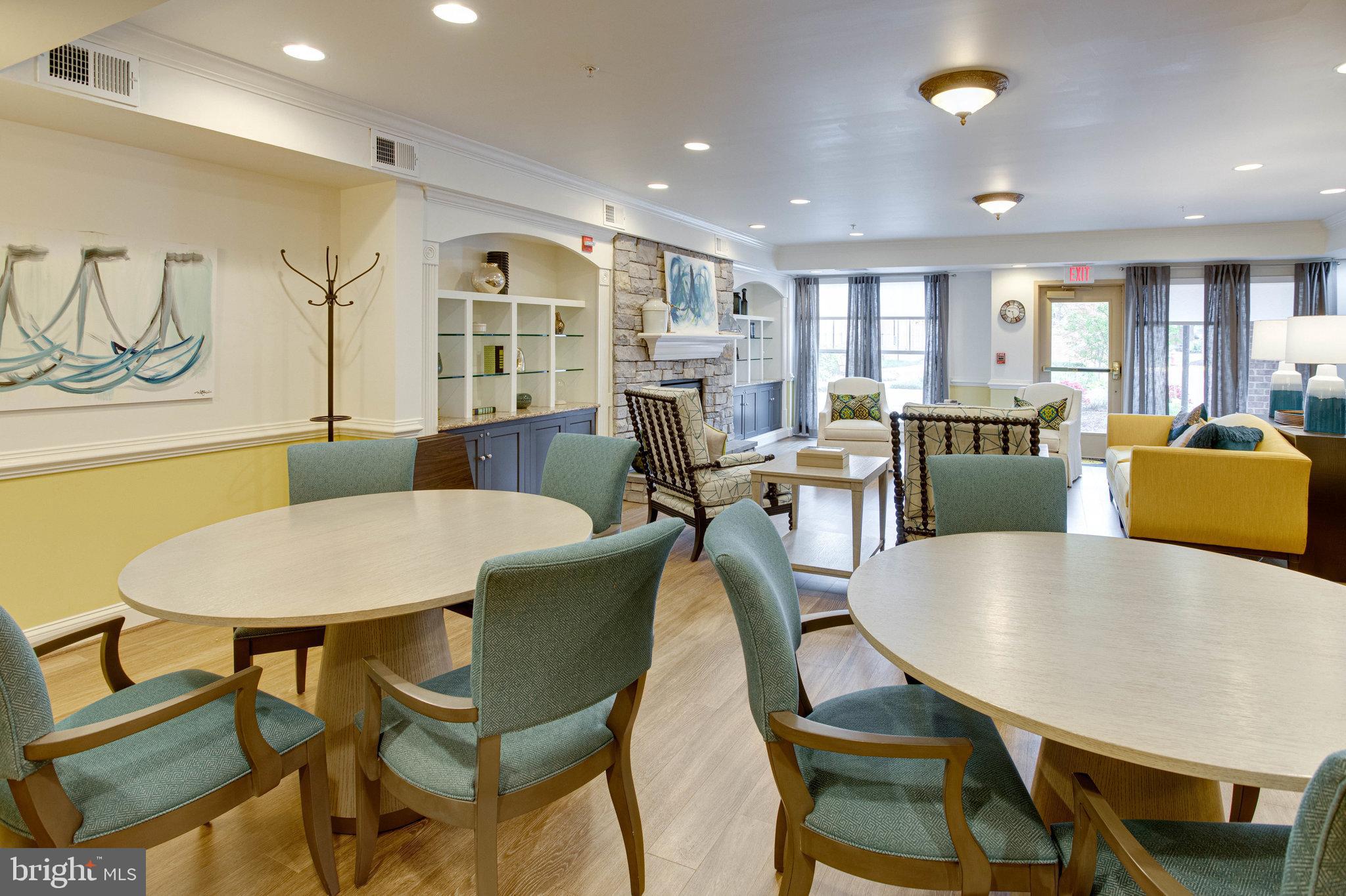 SAINTSBURY PLAZA - Residential