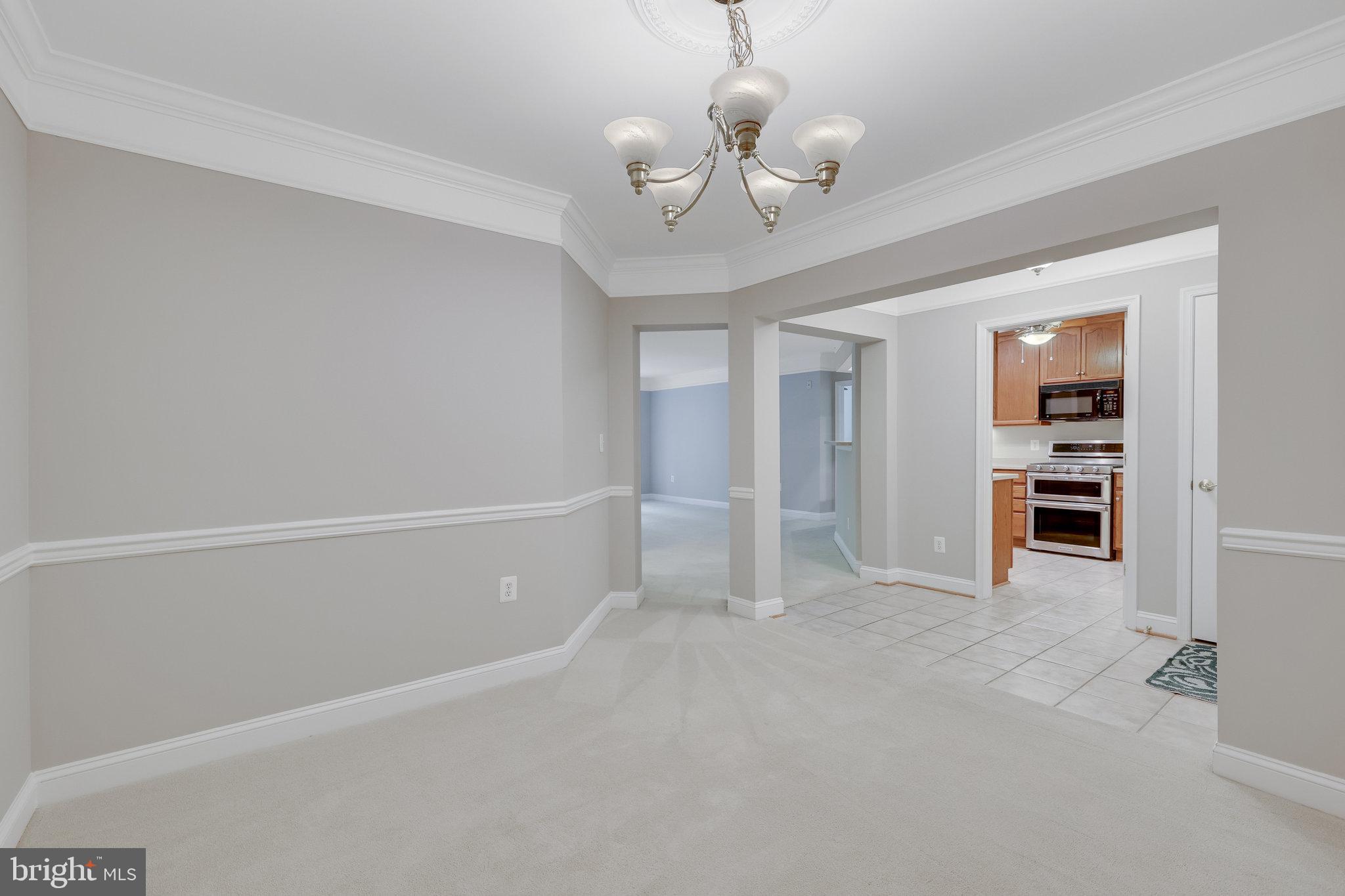 SAINTSBURY PLAZA - Residential