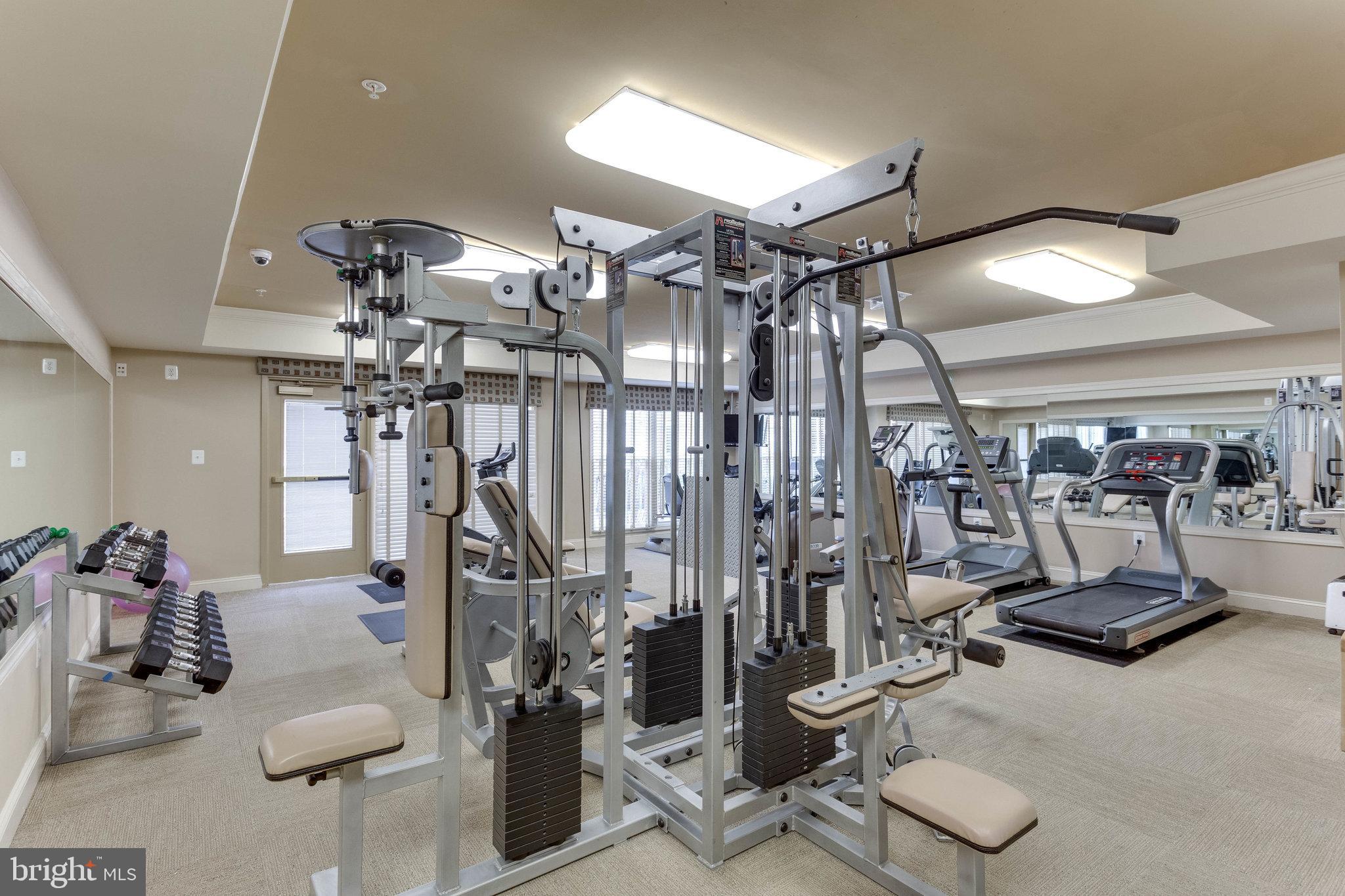 SAINTSBURY PLAZA - Residential