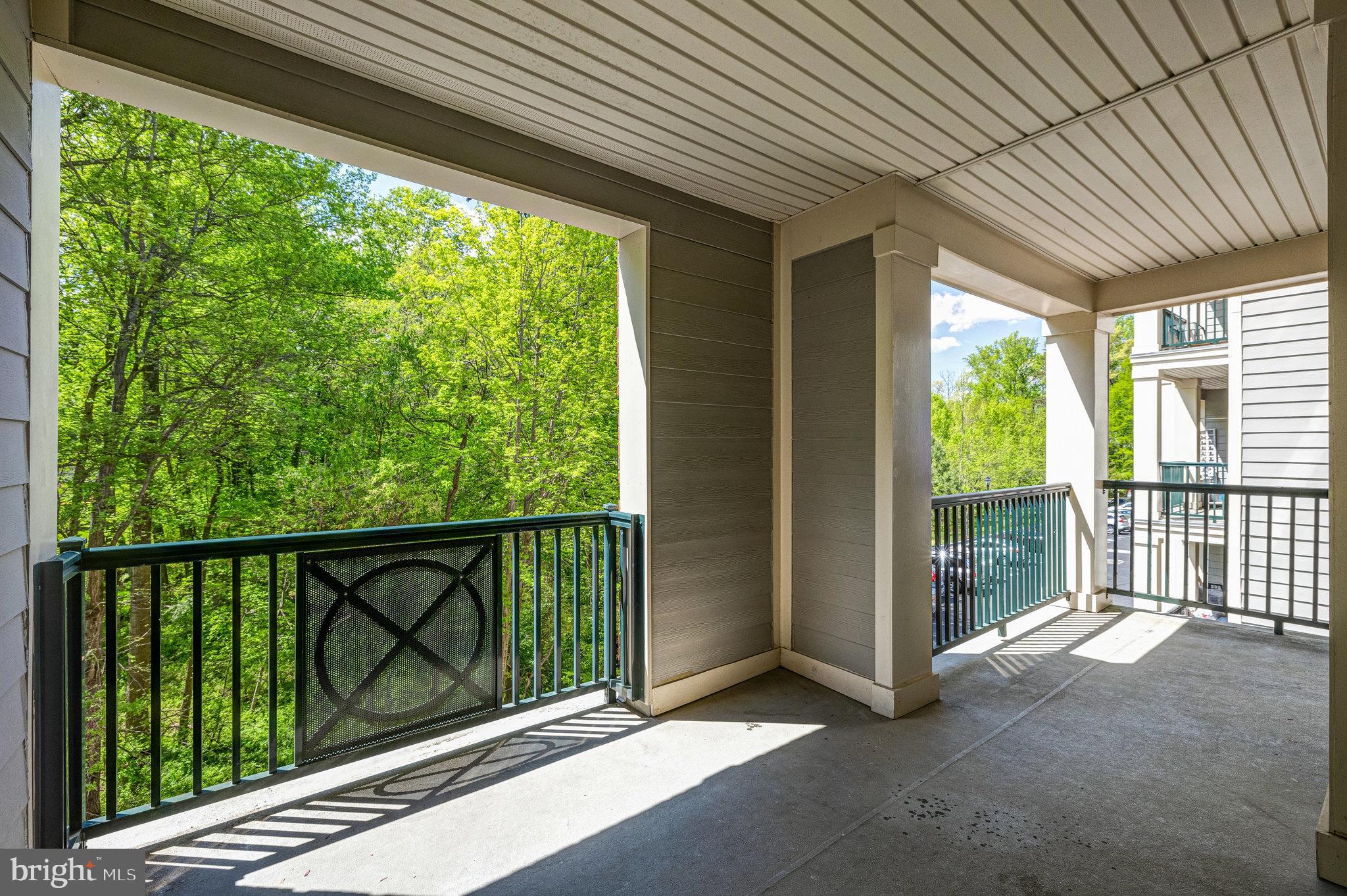 SAINTSBURY PLAZA - Residential