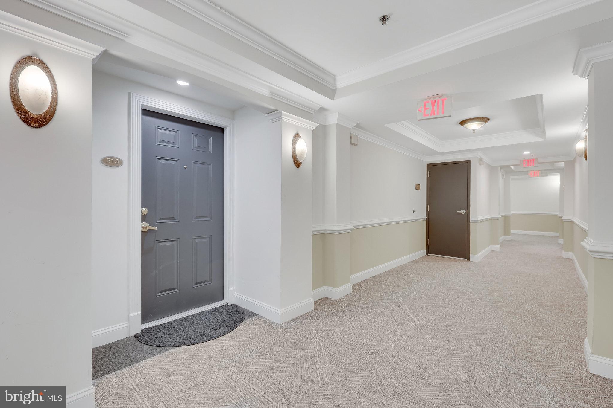 SAINTSBURY PLAZA - Residential