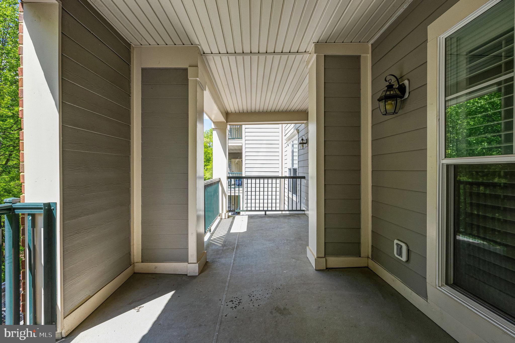 SAINTSBURY PLAZA - Residential