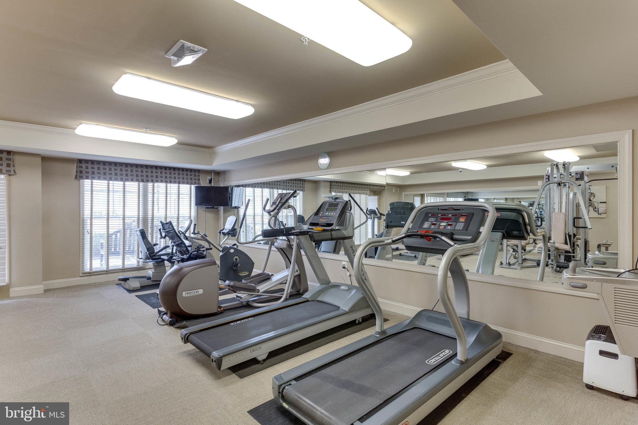 SAINTSBURY PLAZA - Residential