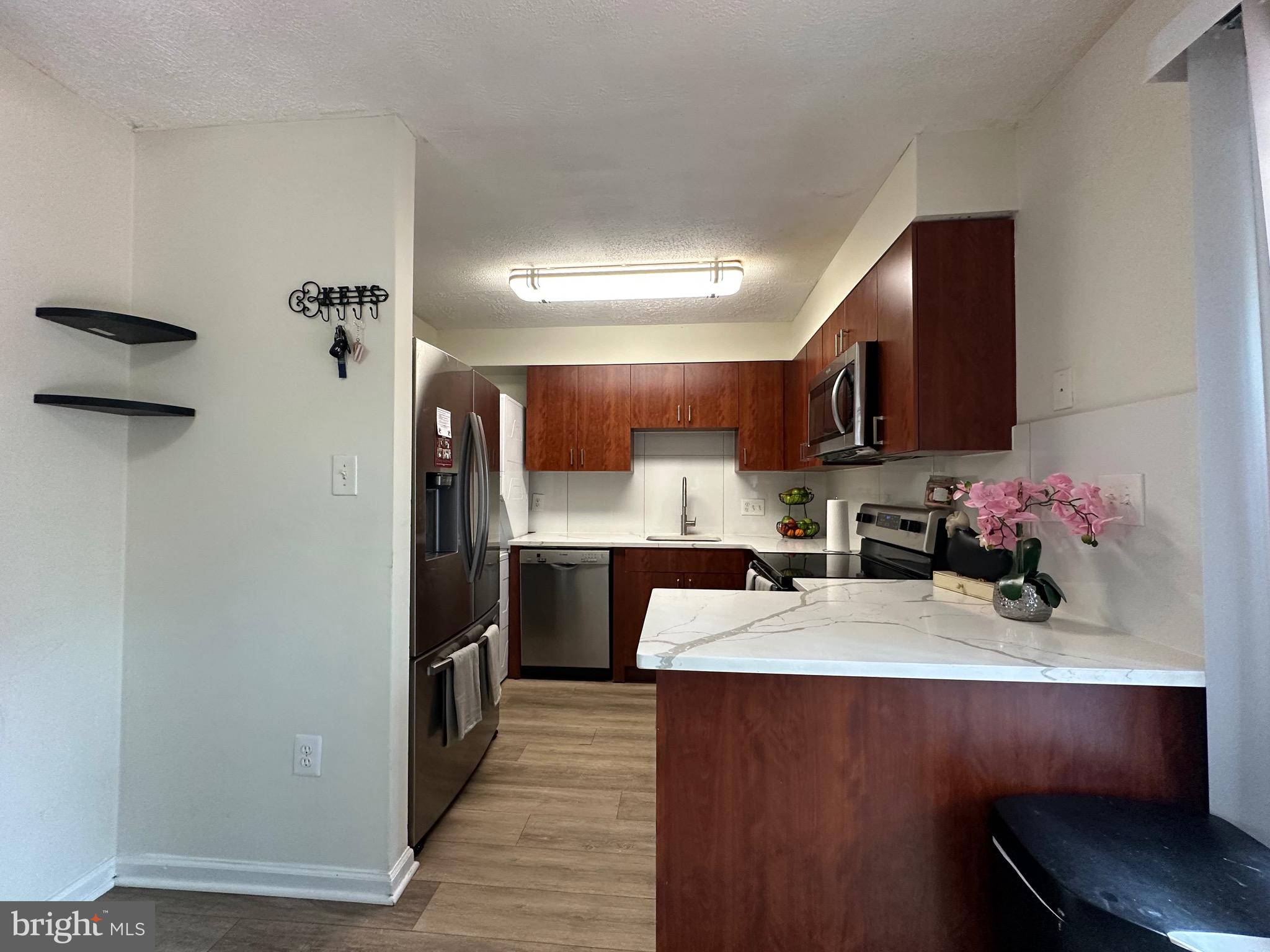 PEMBROOKE - Residential