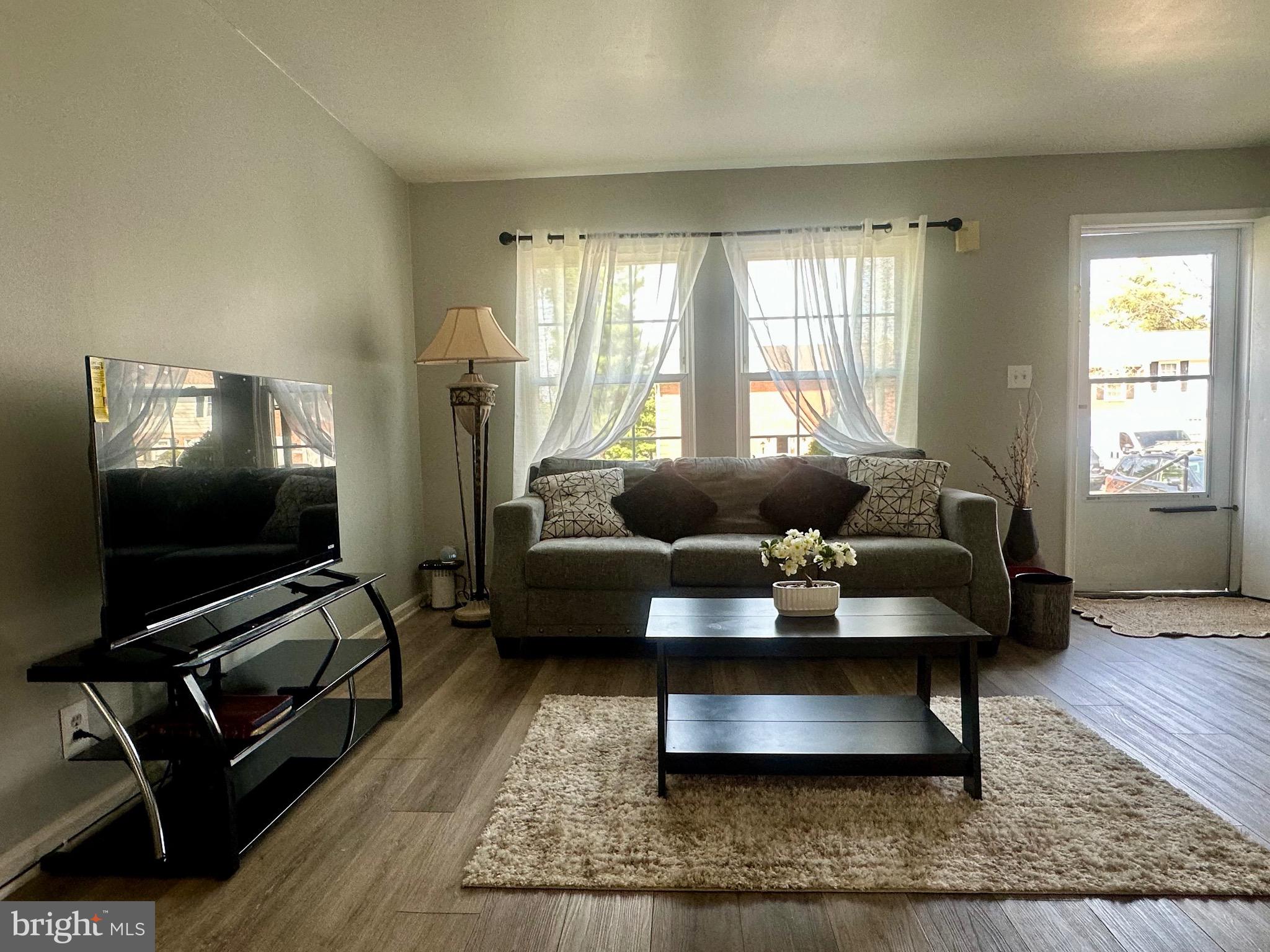 PEMBROOKE - Residential