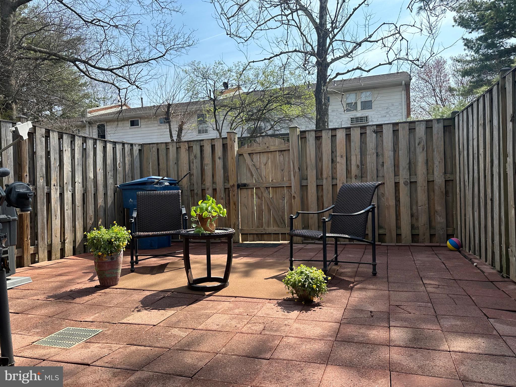 PEMBROOKE - Residential