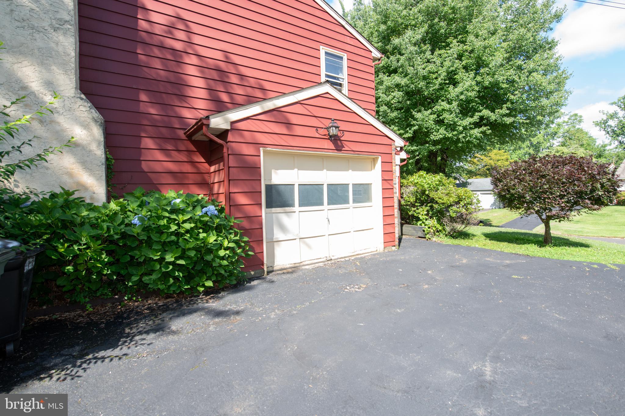 2527 ARROWHEAD DRIVE