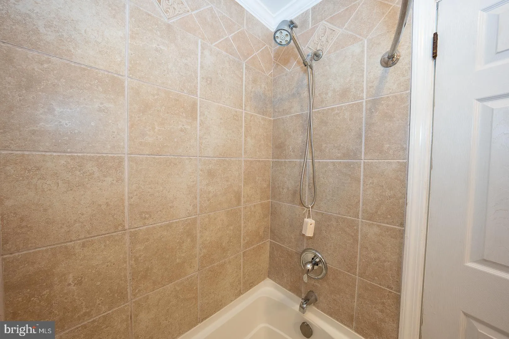 Downingtown, Pennsylvania 19335, United States, 3 Bedrooms Bedrooms, ,3 BathroomsBathrooms,Residential,Pending,83567