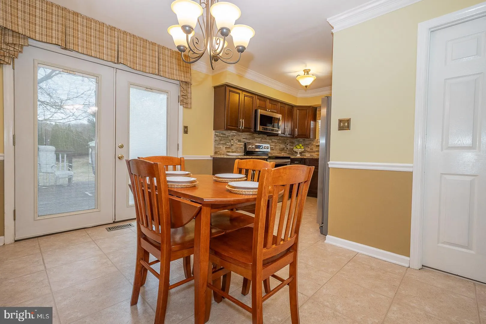 Downingtown, Pennsylvania 19335, United States, 3 Bedrooms Bedrooms, ,3 BathroomsBathrooms,Residential,Pending,83567