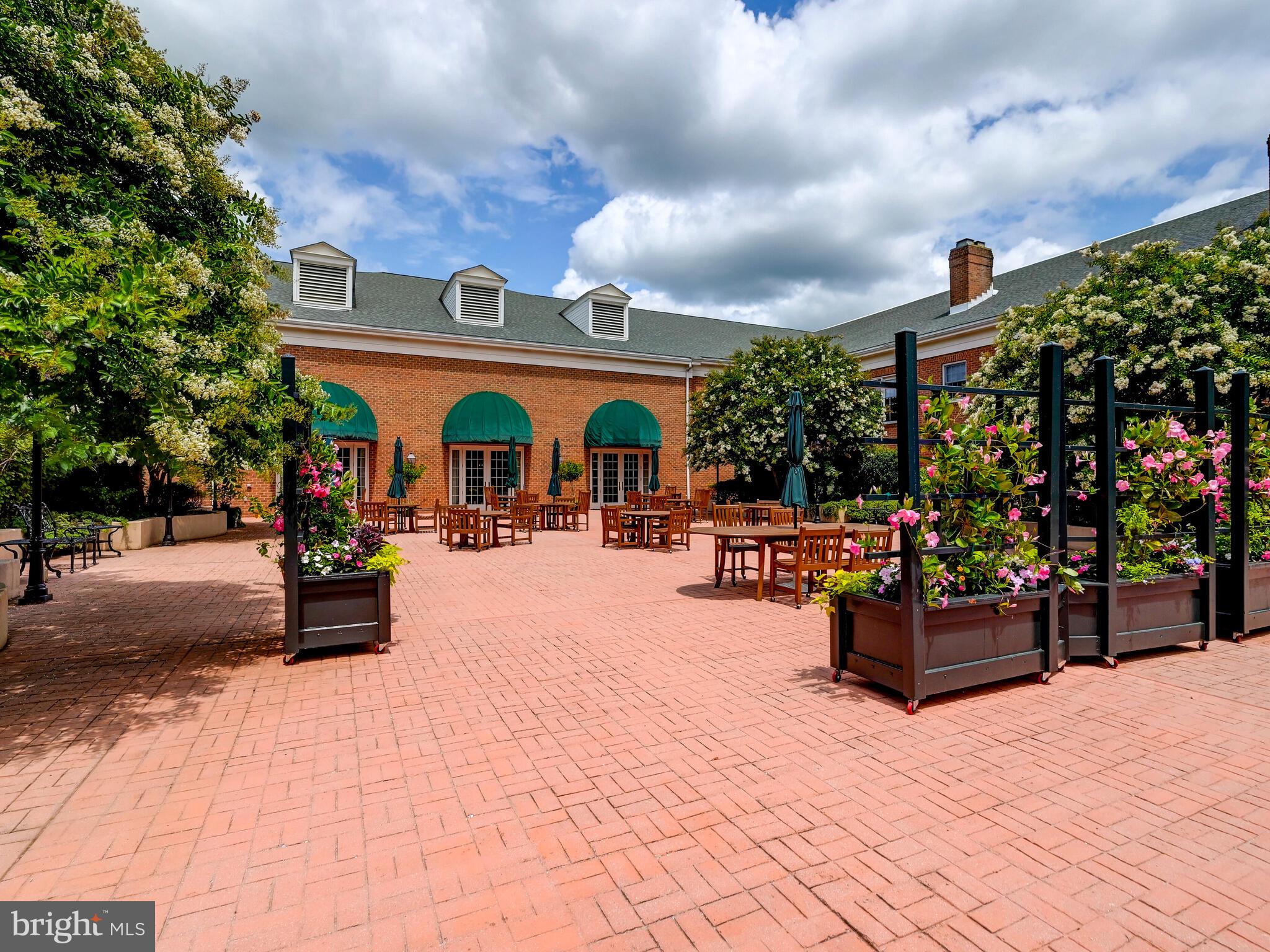LUTHERVILLE - Residential