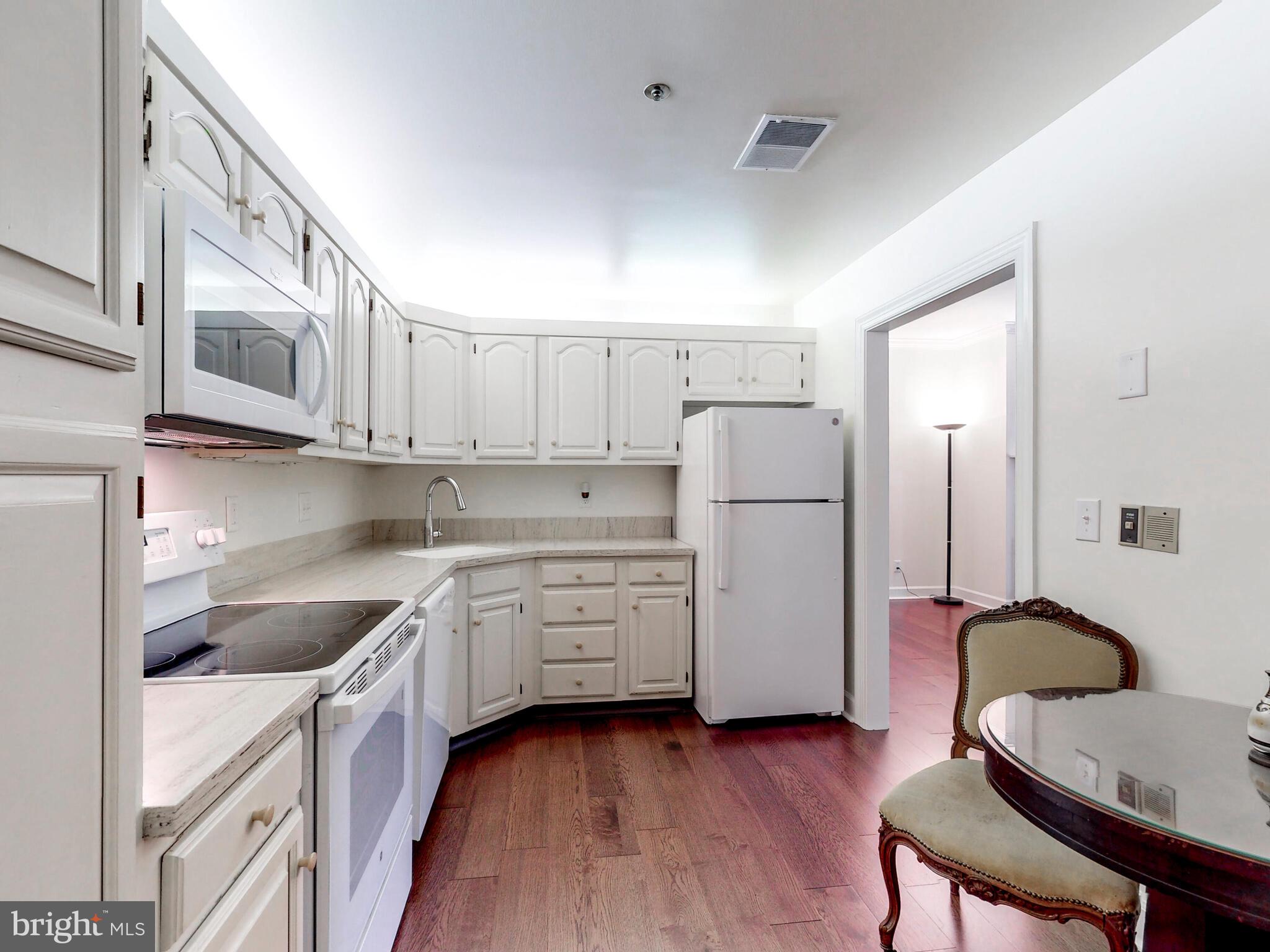 LUTHERVILLE - Residential