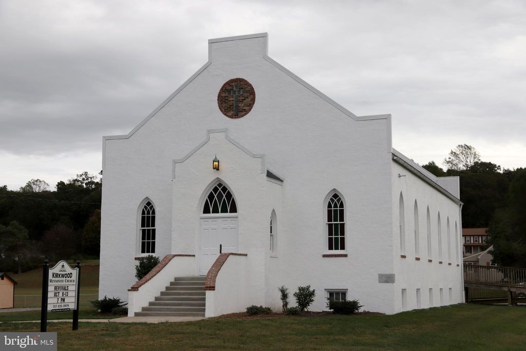 Photo of 422 Maple Shade Road, KIRKWOOD, PA 17536 (MLS # PALA2063974)