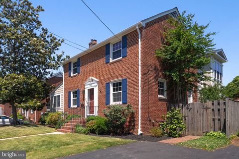 Photo of 4409 1st Street S, ARLINGTON, VA 22204 (MLS # VAAR2073688)