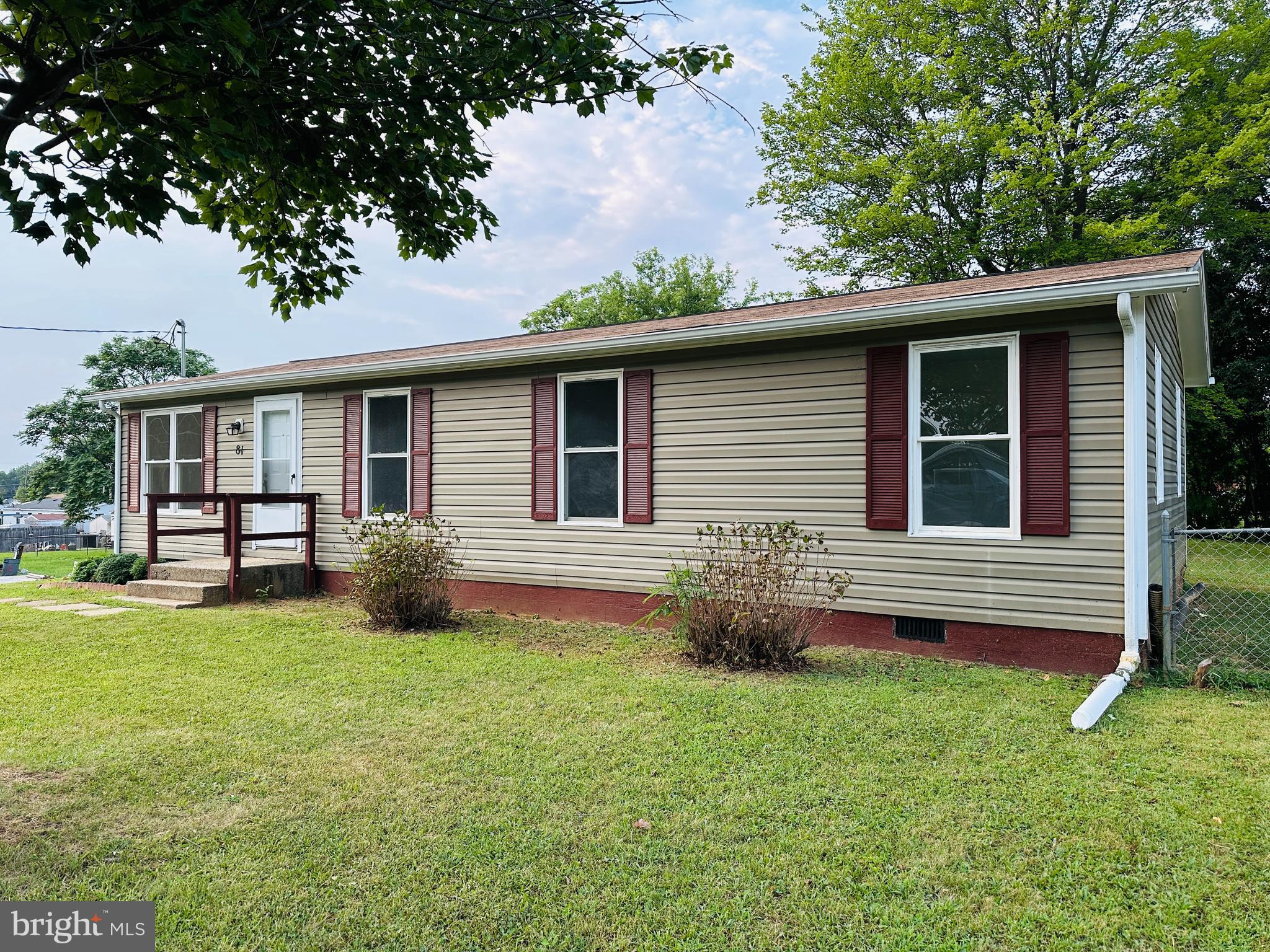 Why settle for a townhome when you can own your own yard? This affordable 4-bedroom, 1-bath single-family home in Kearneysville offers space, privacy, and freedom for just $204,900! Sitting on a .23-acre lot, enjoy a private driveway, a spacious yard perfect for outdoor fun, and no shared walls. Inside, you’ll find a bright living room, an eat-in kitchen with table space, and four bedrooms to fit your lifestyle. Whether you’re looking to plant roots or escape HOA living, this home is a fantastic opportunity.