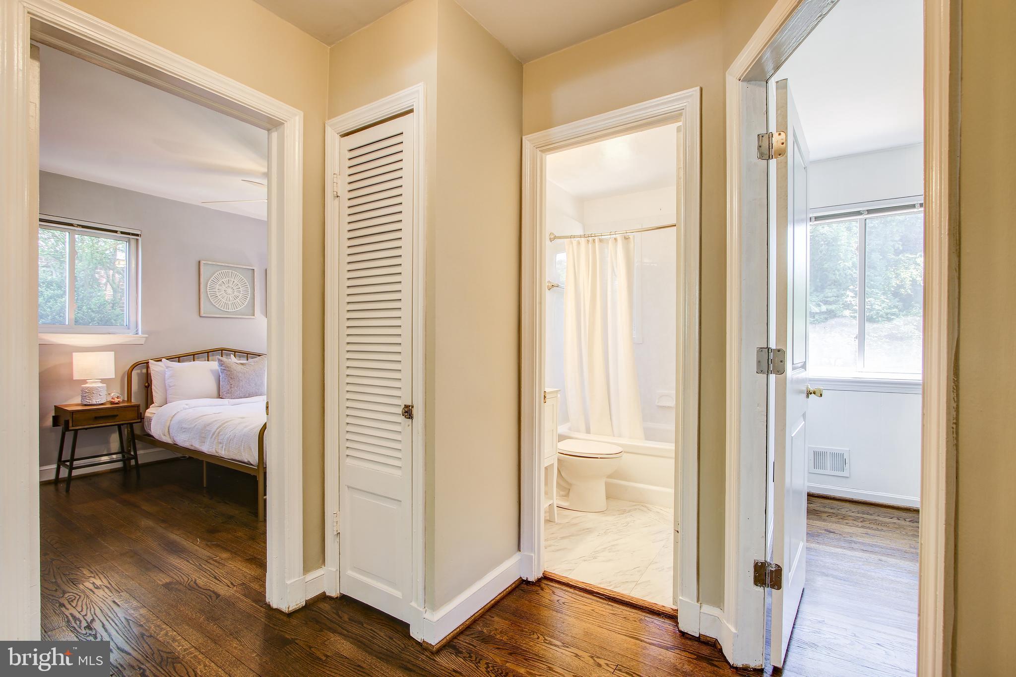 WHEATON CREST - Residential