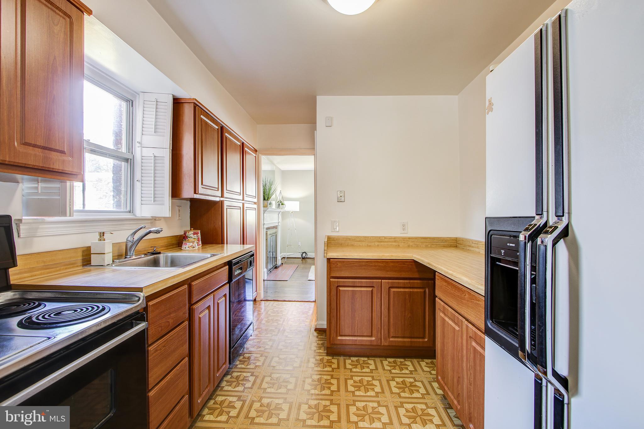 WHEATON CREST - Residential