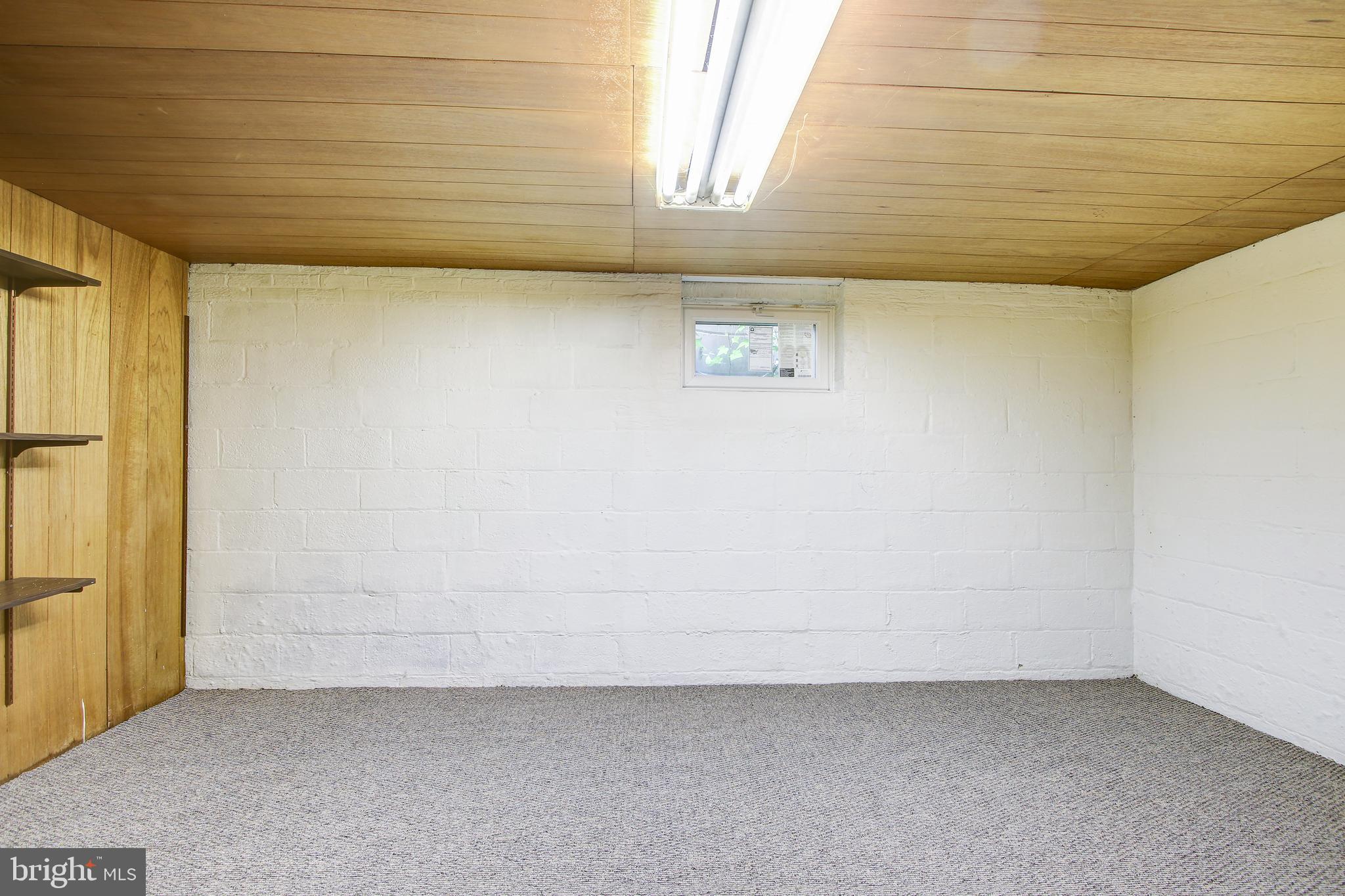 WHEATON CREST - Residential